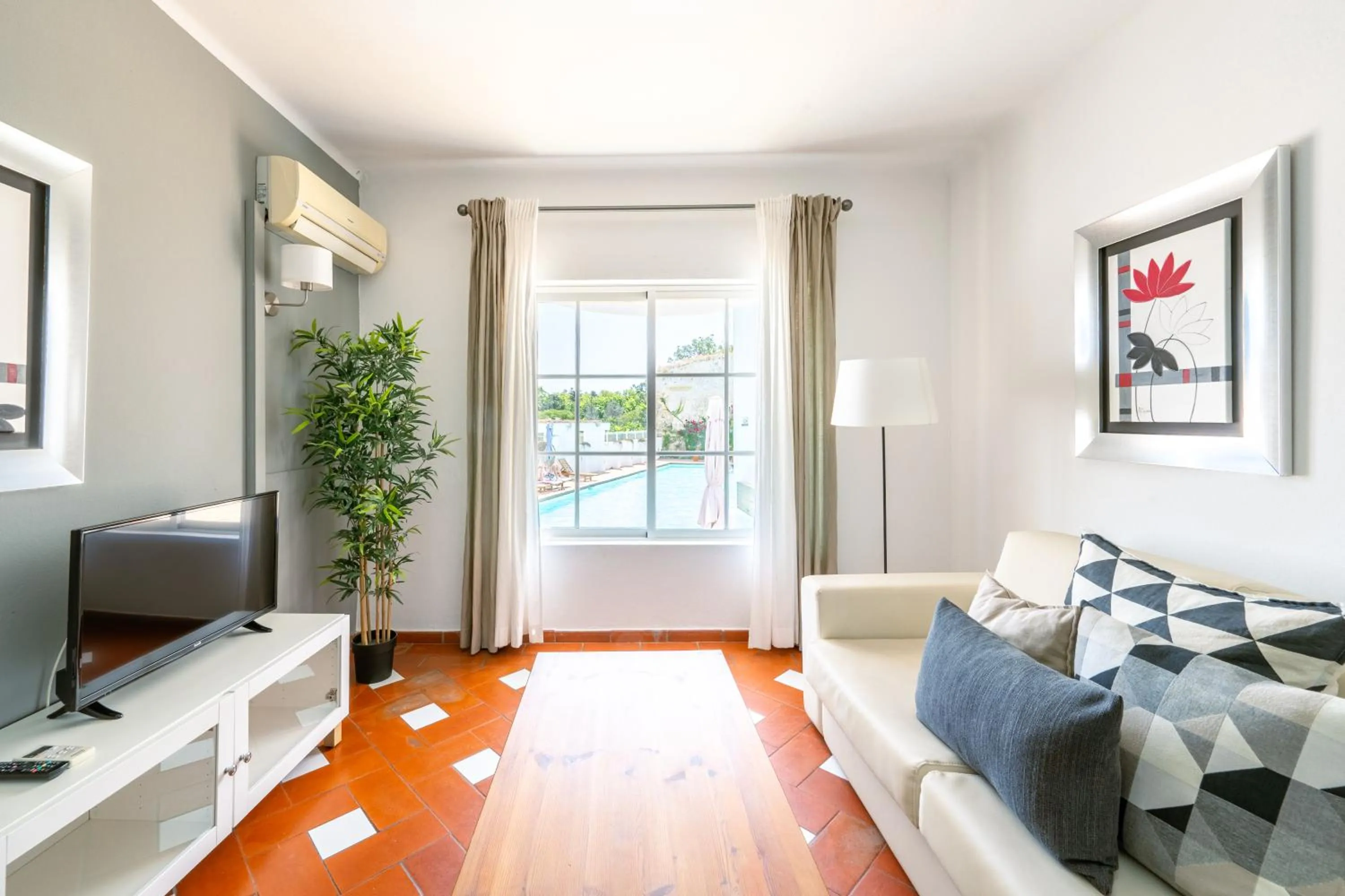 Living room in Baluarte da Vila Apartments