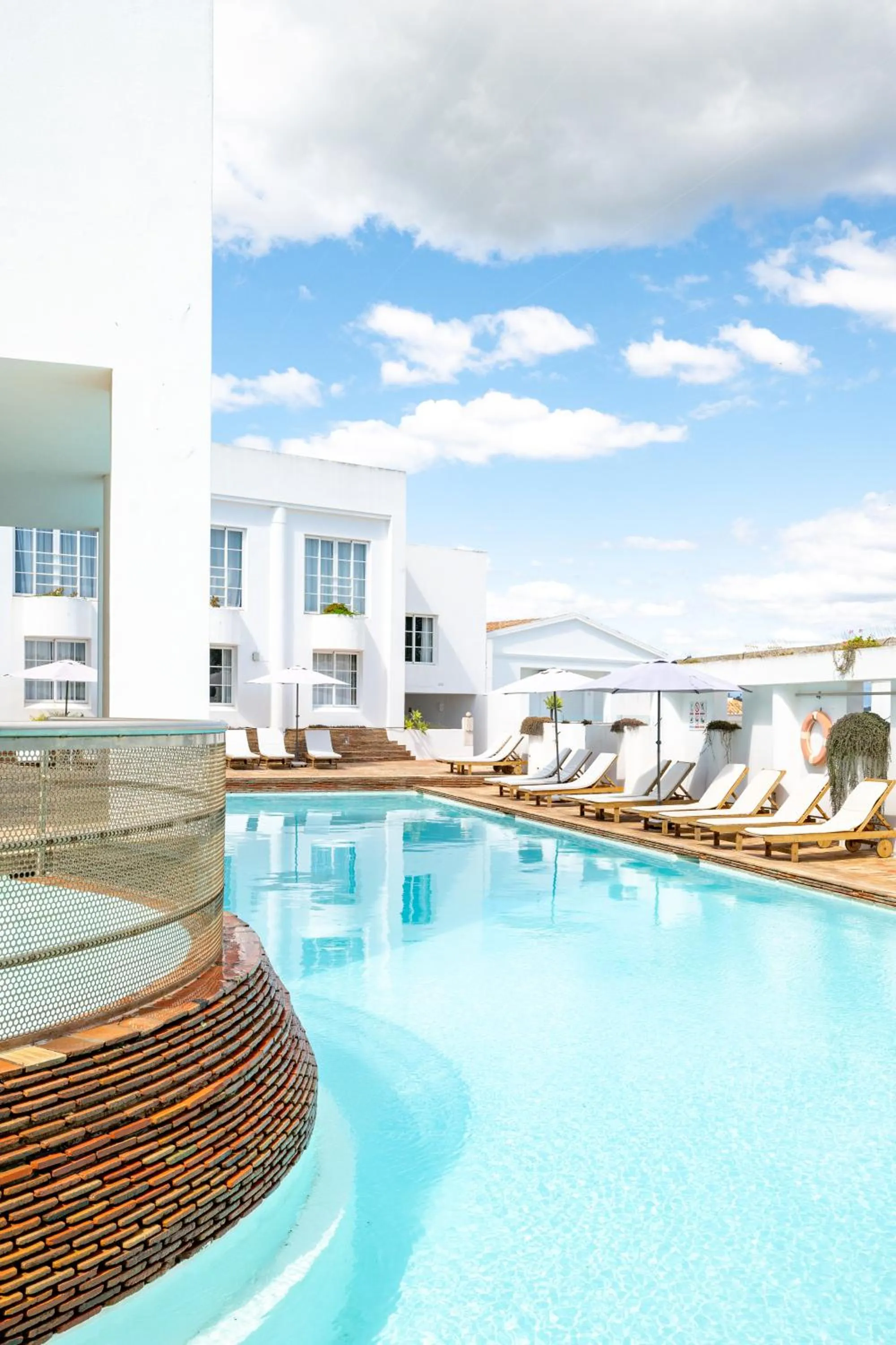 Pool view in Baluarte da Vila Apartments