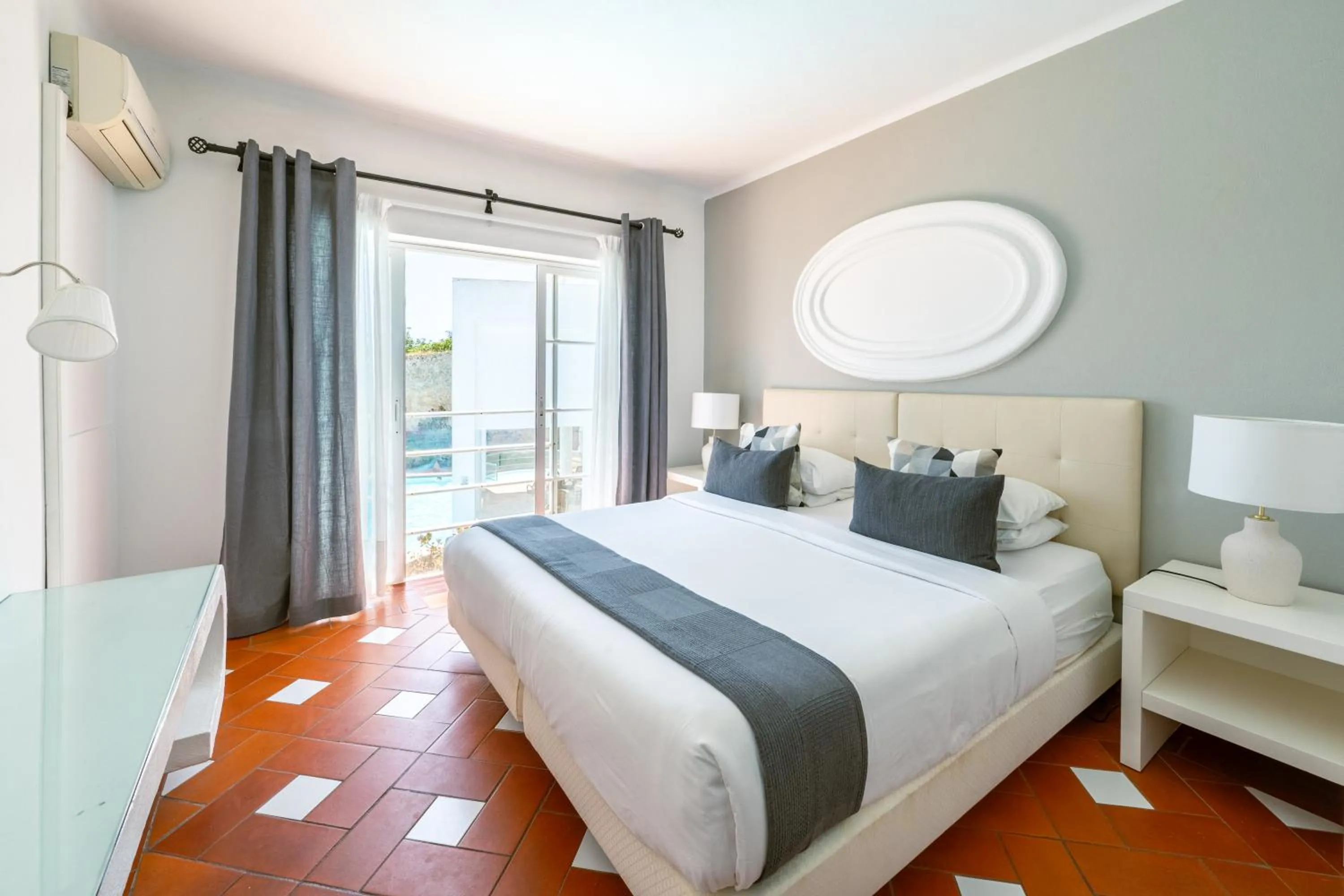 Bedroom, Bed in Baluarte da Vila Apartments