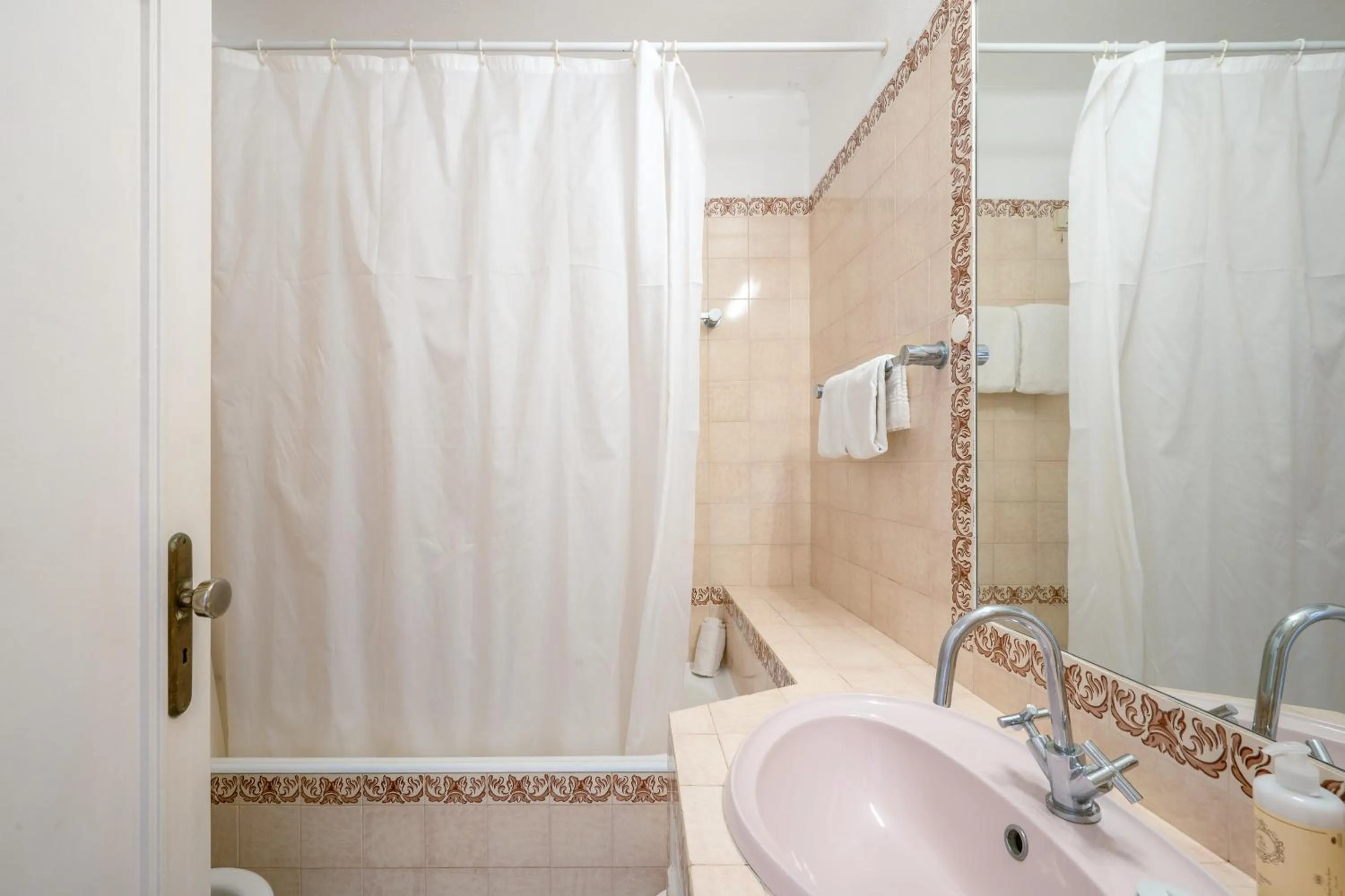 Bathroom in Baluarte da Vila Apartments