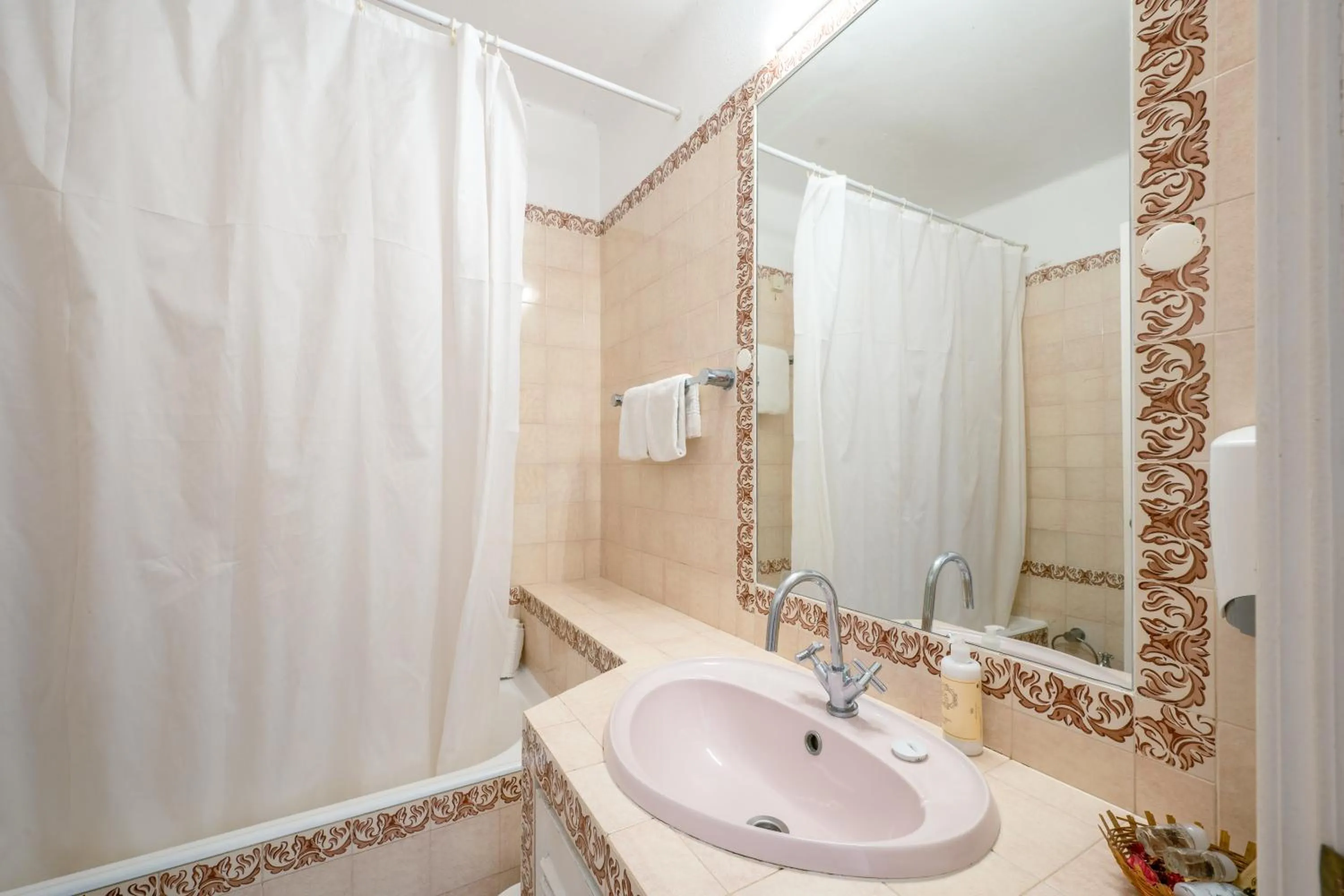 Bathroom in Baluarte da Vila Apartments