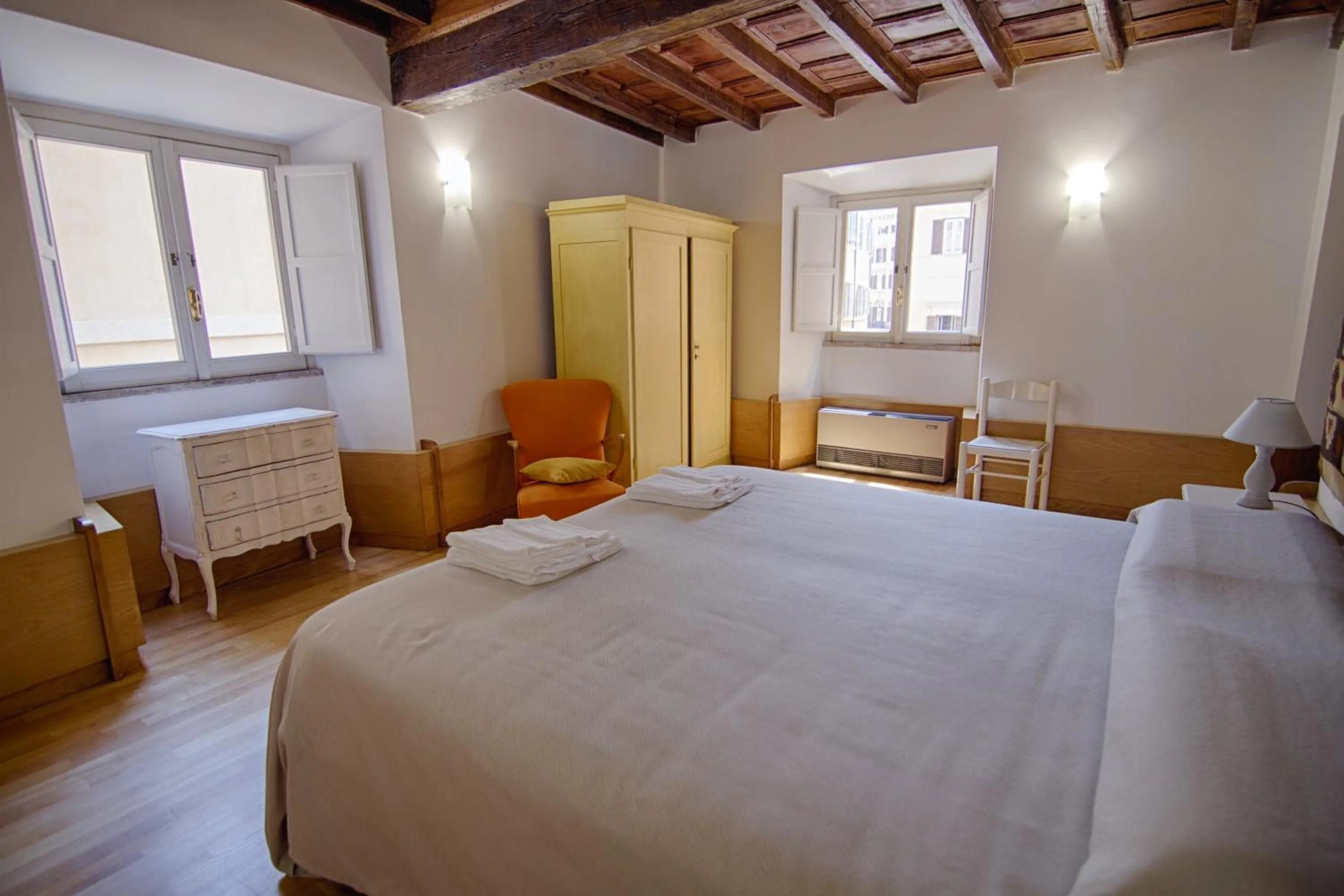 Bed in Rinidia Roma Centro