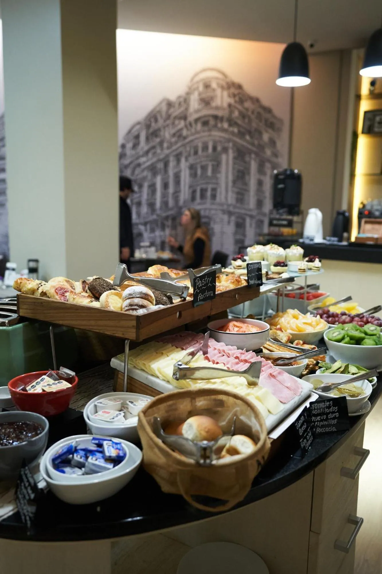 Breakfast in Carles Hotel