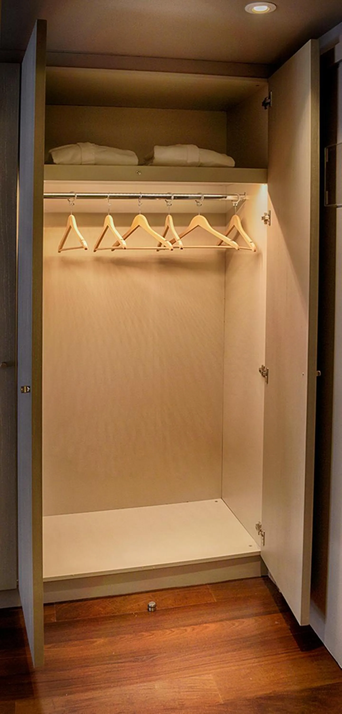 Decorative detail in Carles Hotel