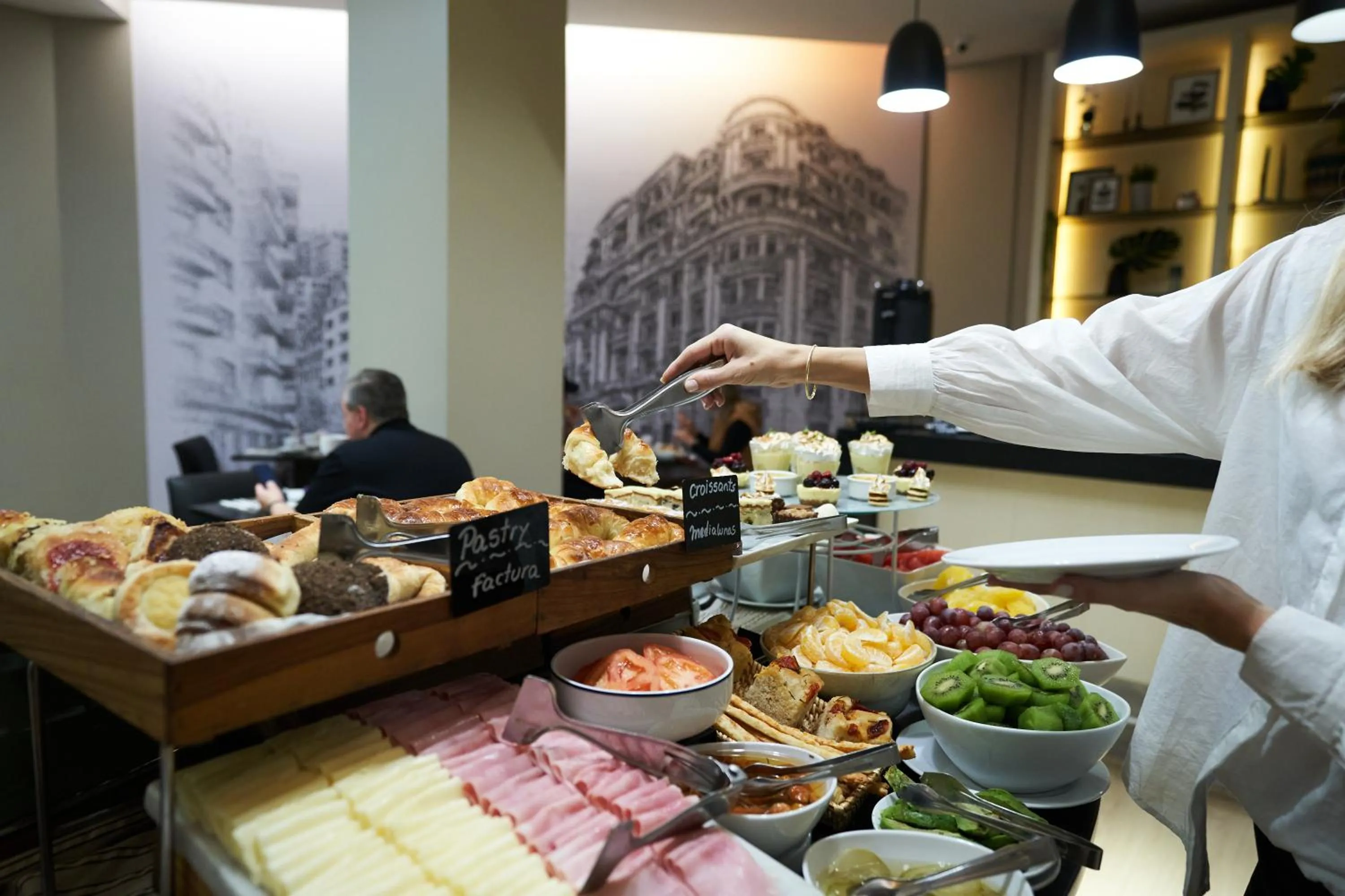 Breakfast in Carles Hotel