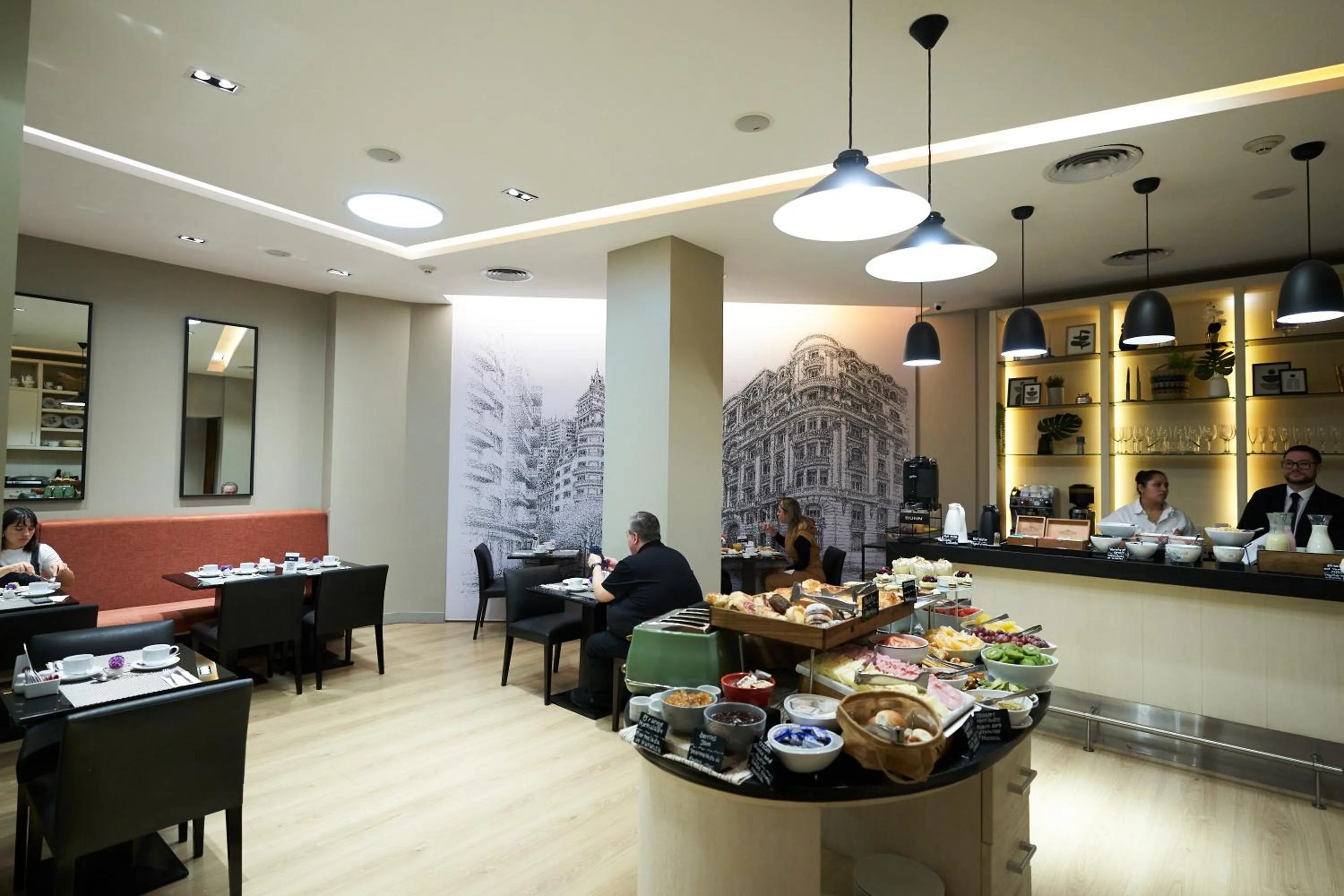 Breakfast in Carles Hotel