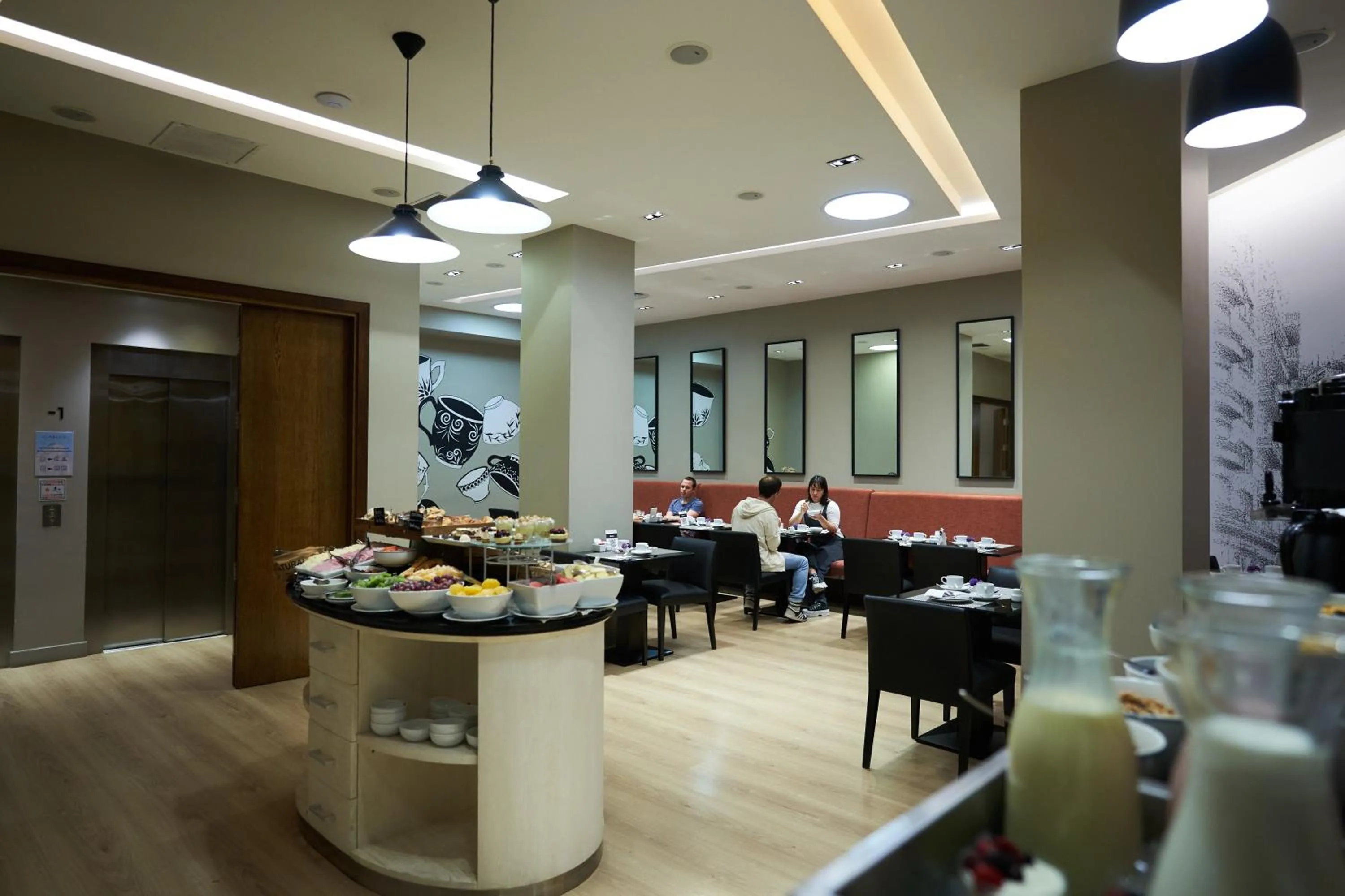 Breakfast in Carles Hotel