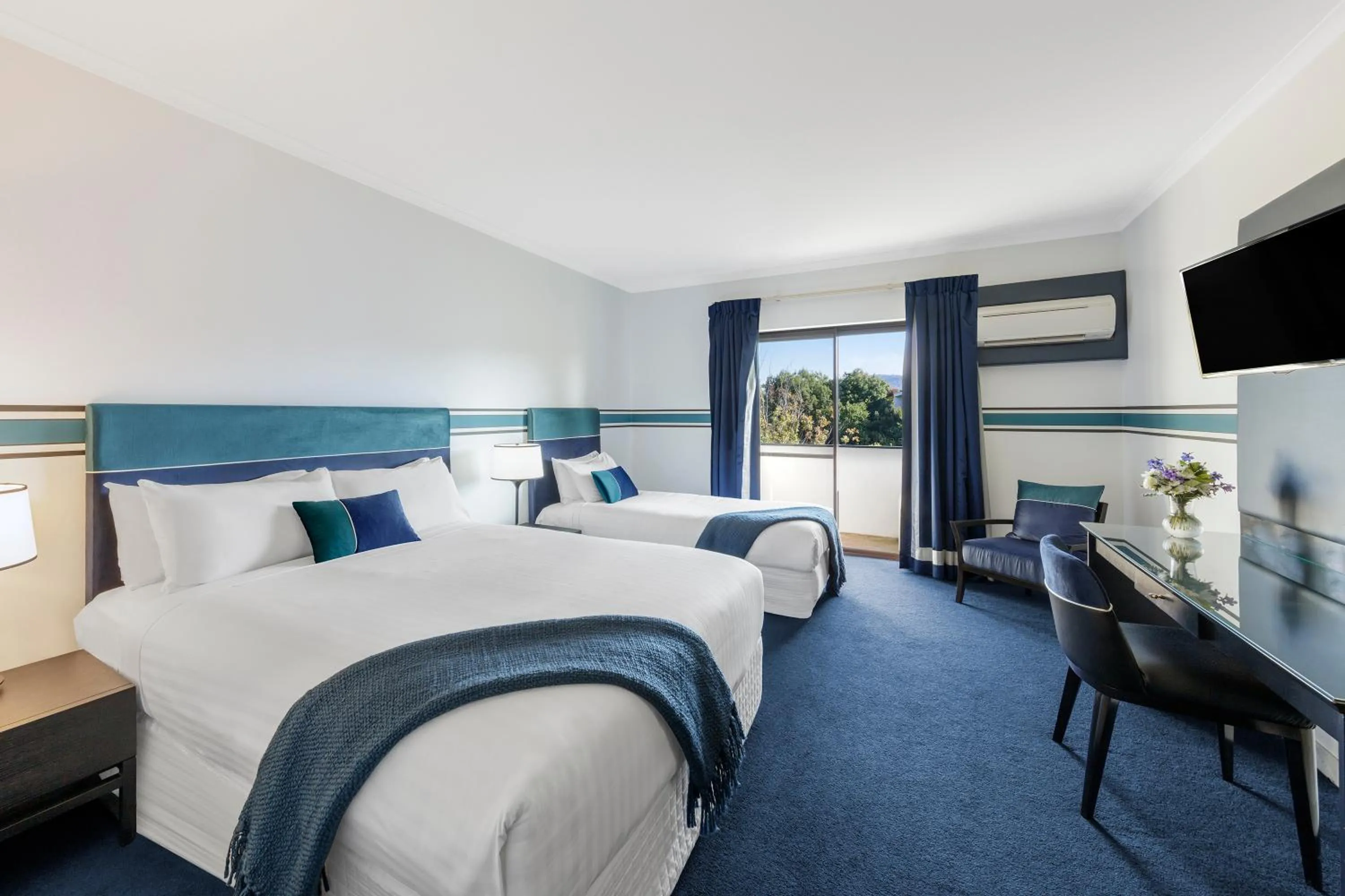 Bedroom, Bed in Ramada by Wyndham Diplomat Canberra