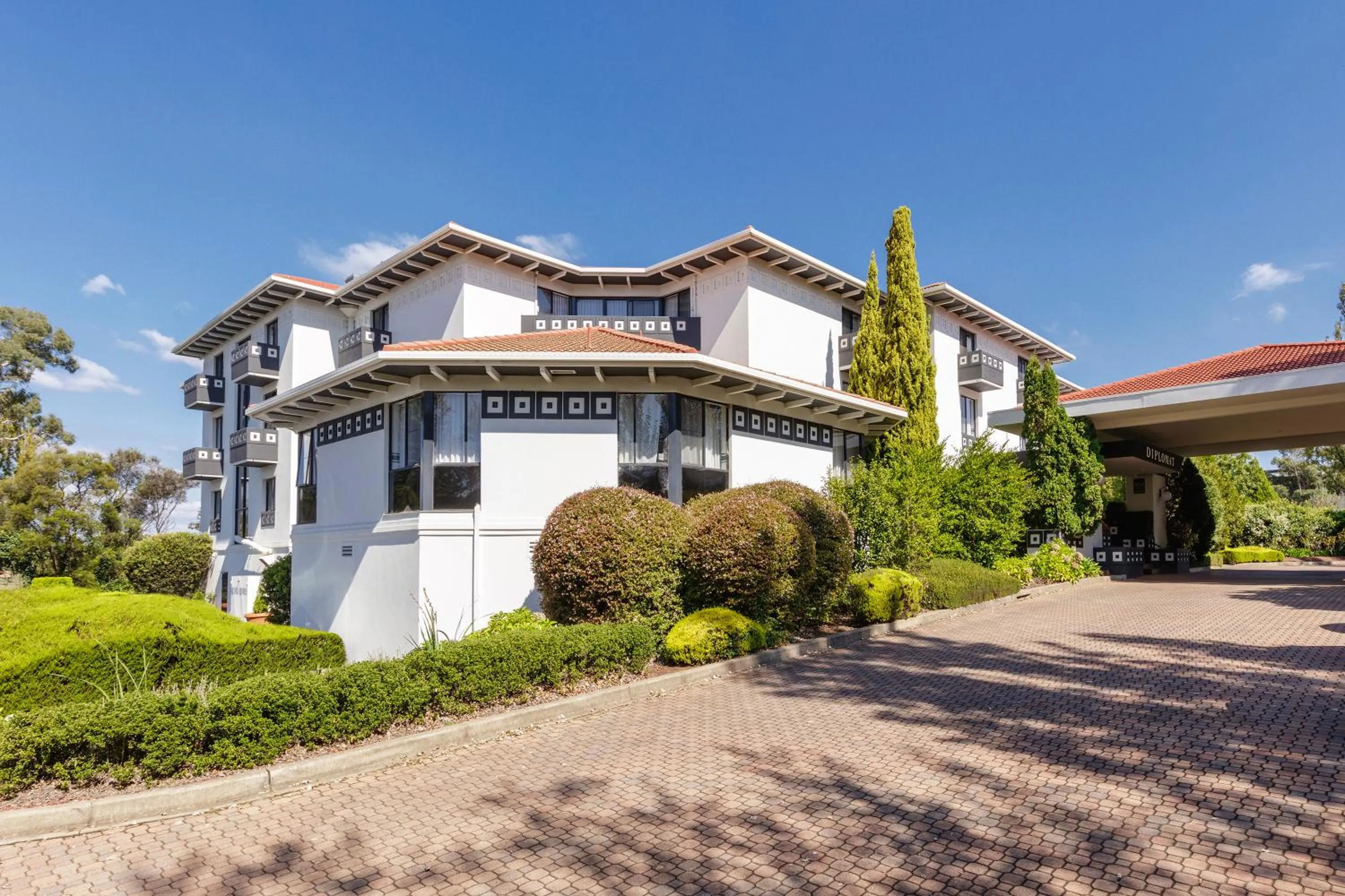 Property building in Ramada by Wyndham Diplomat Canberra