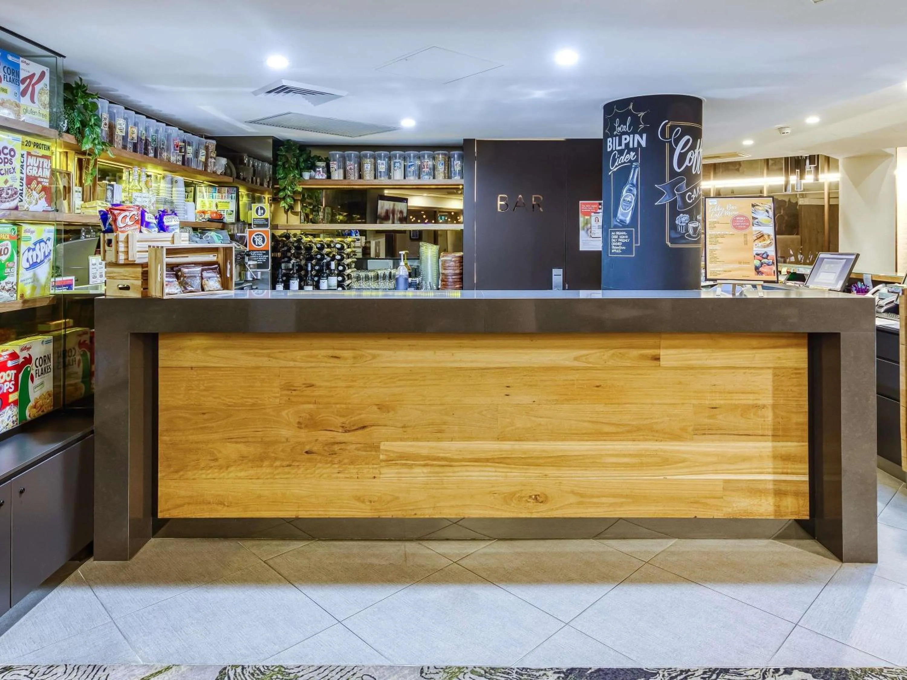 Lounge or bar in Mercure Penrith