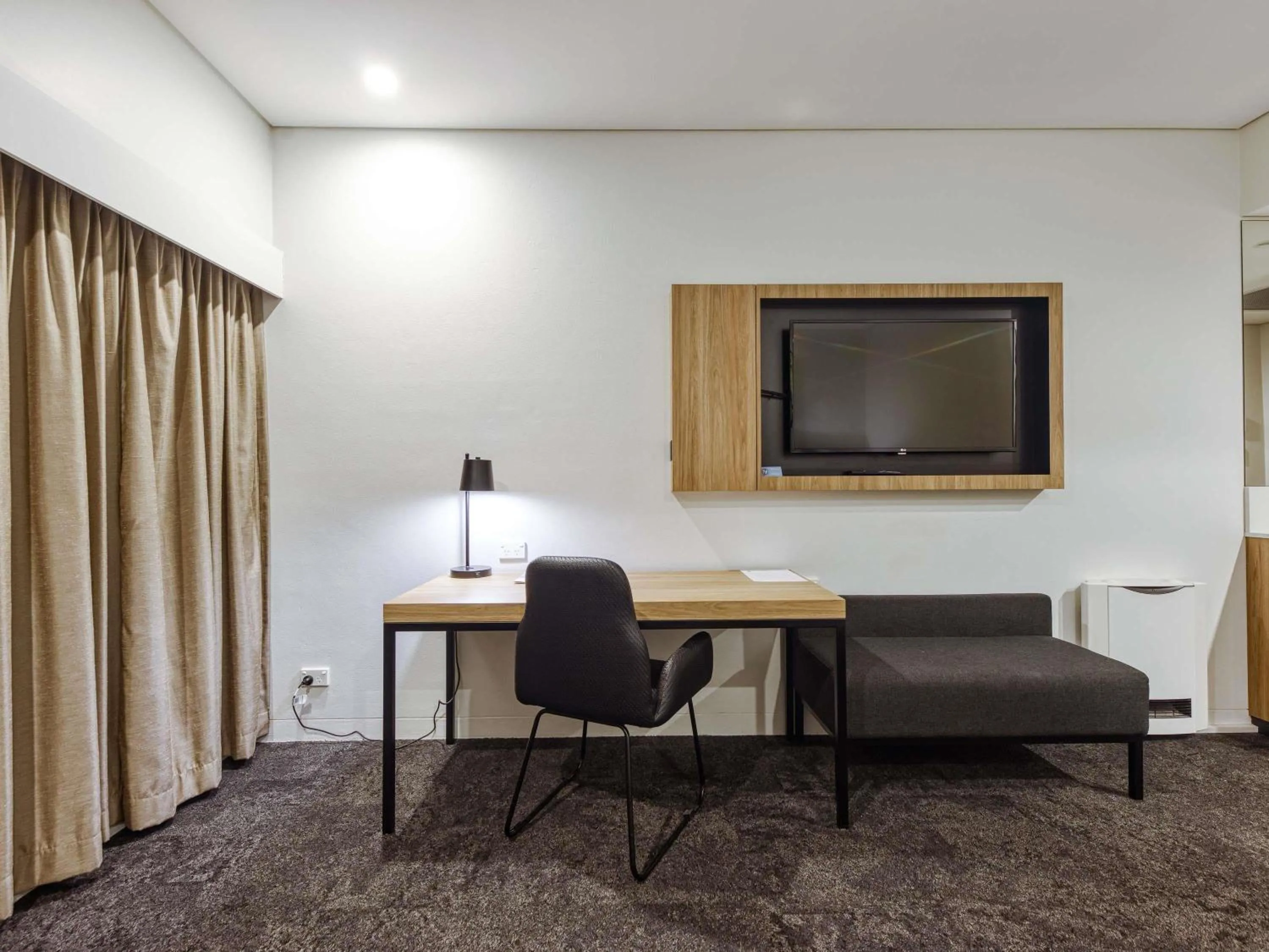 Bedroom in Mercure Penrith