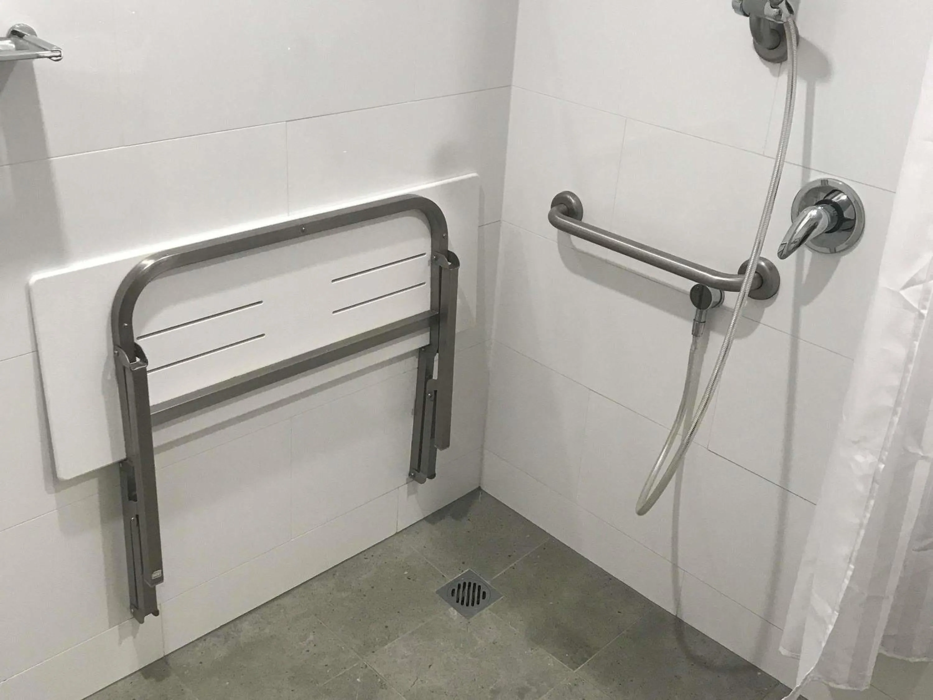 Bedroom in Mercure Penrith