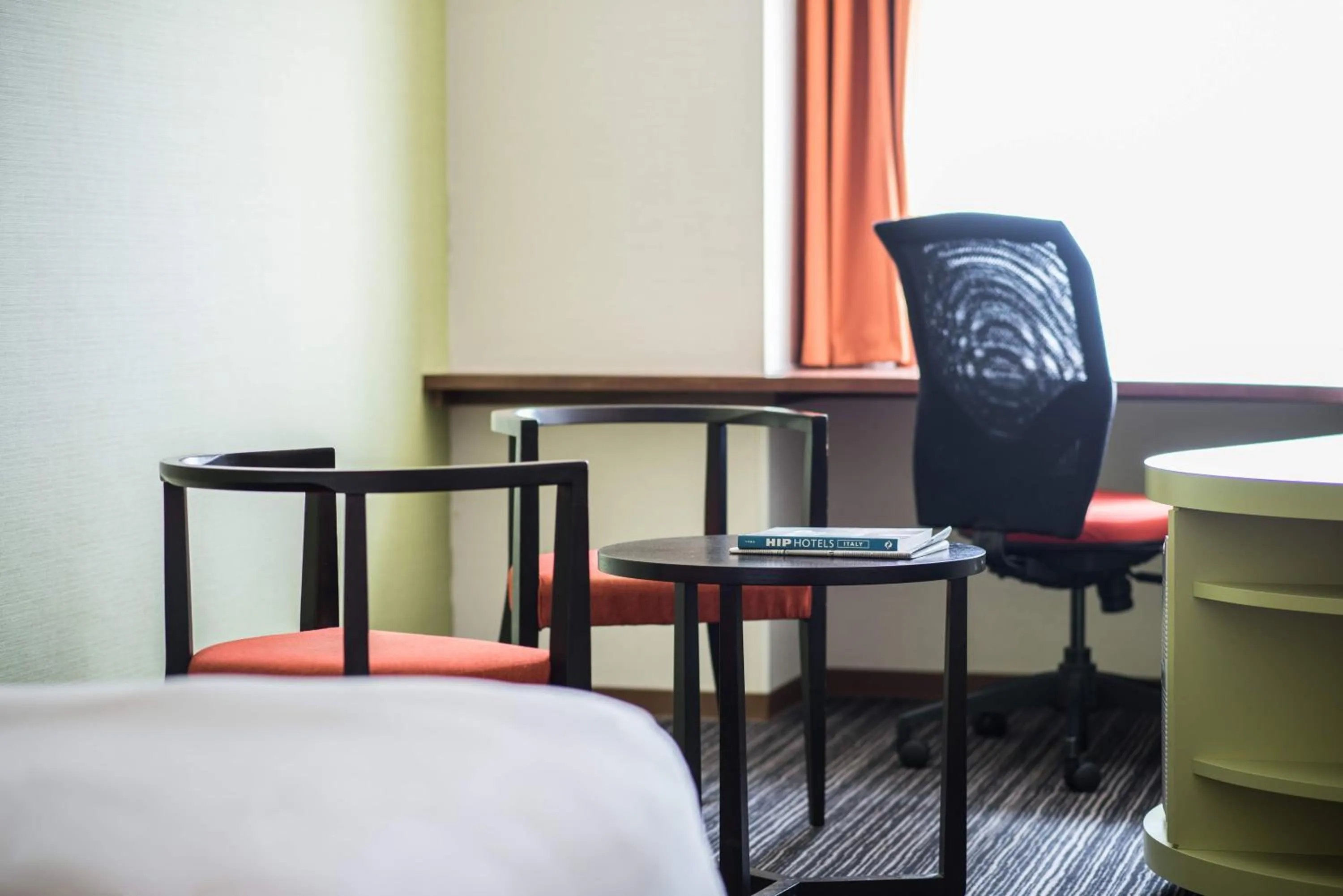 Area and facilities, Bed in the b ikebukuro