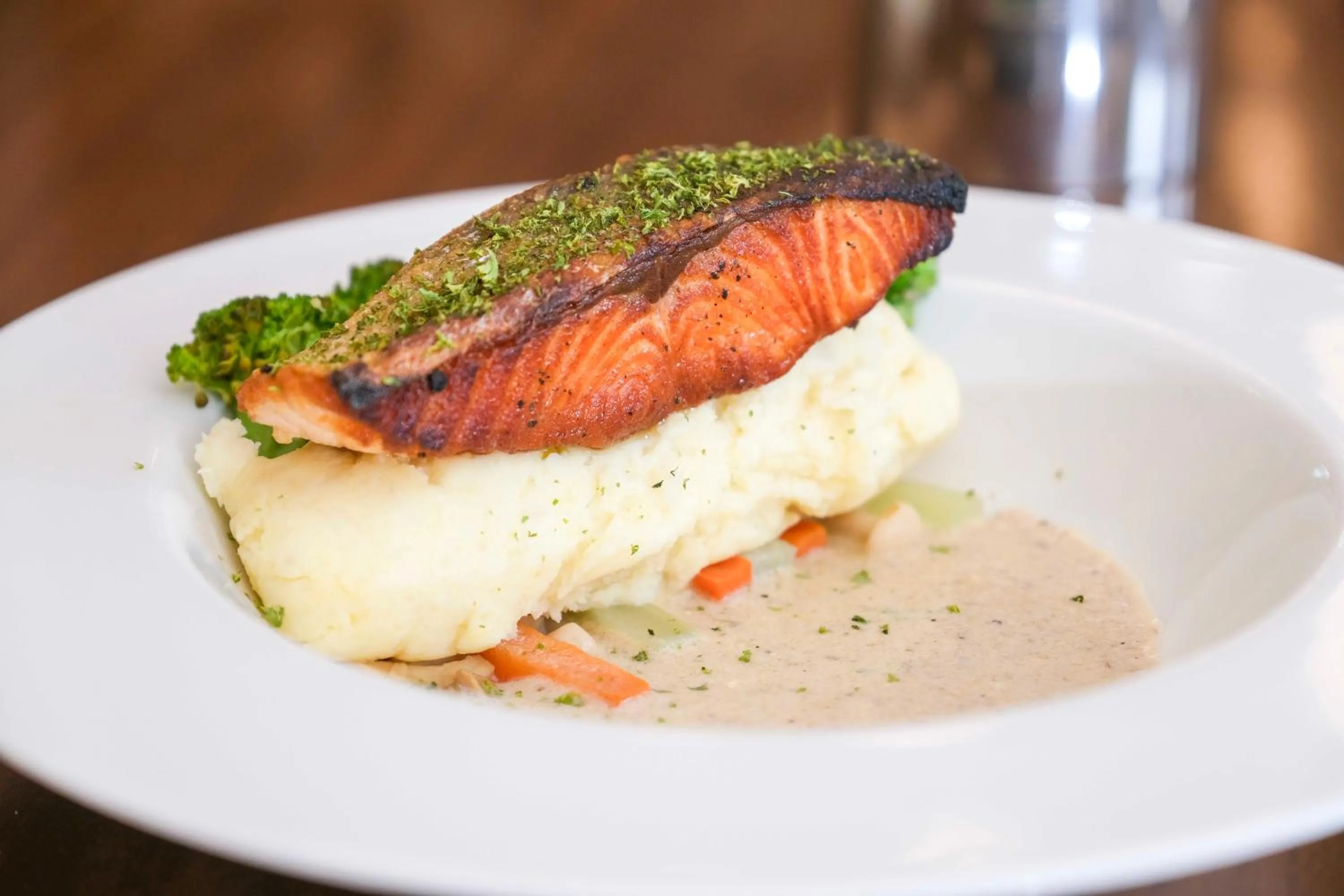 Restaurant/places to eat in Best Western Plus The Ivywall Hotel - Palawan