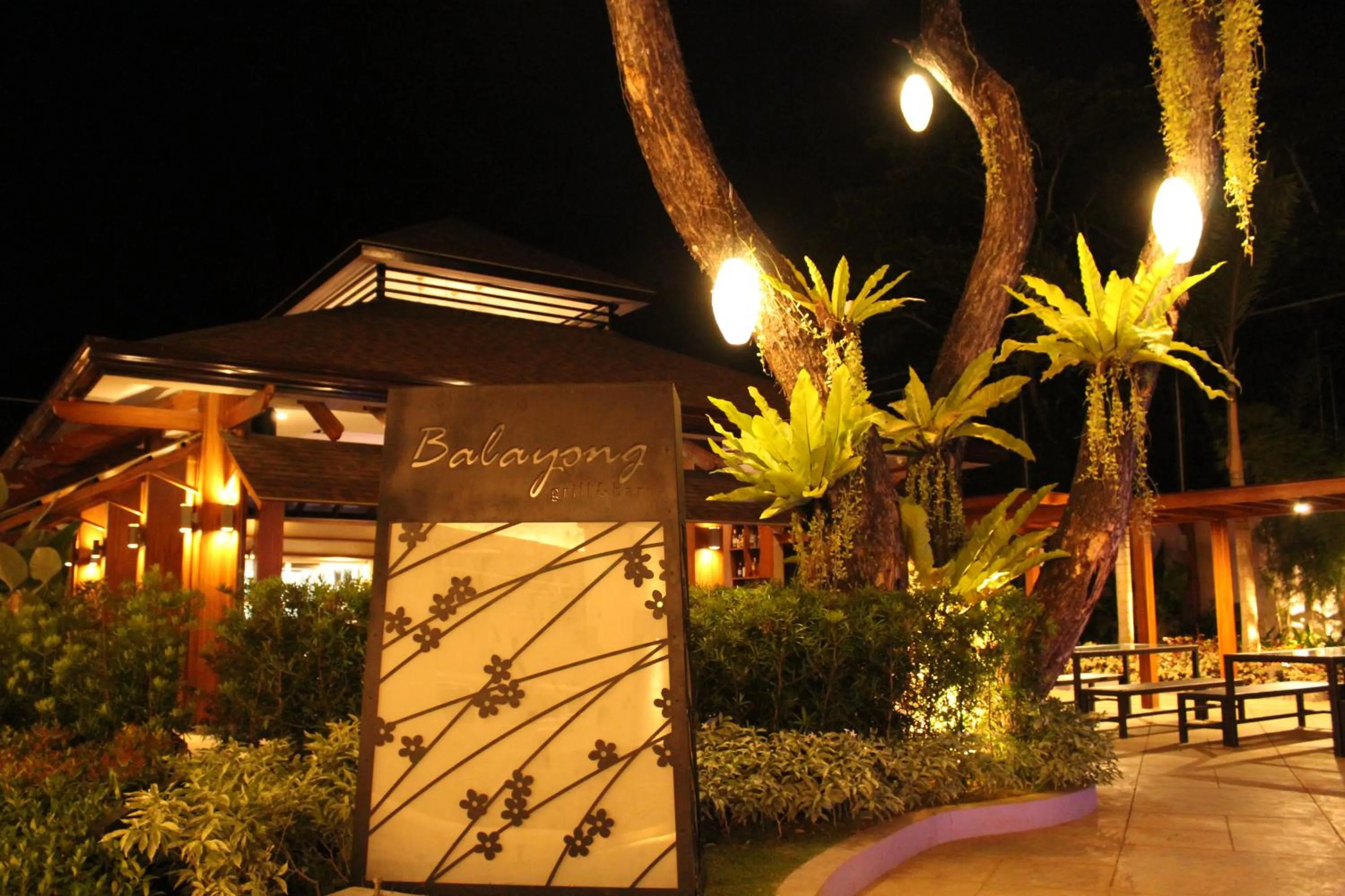 Restaurant/places to eat in Best Western Plus The Ivywall Hotel - Palawan
