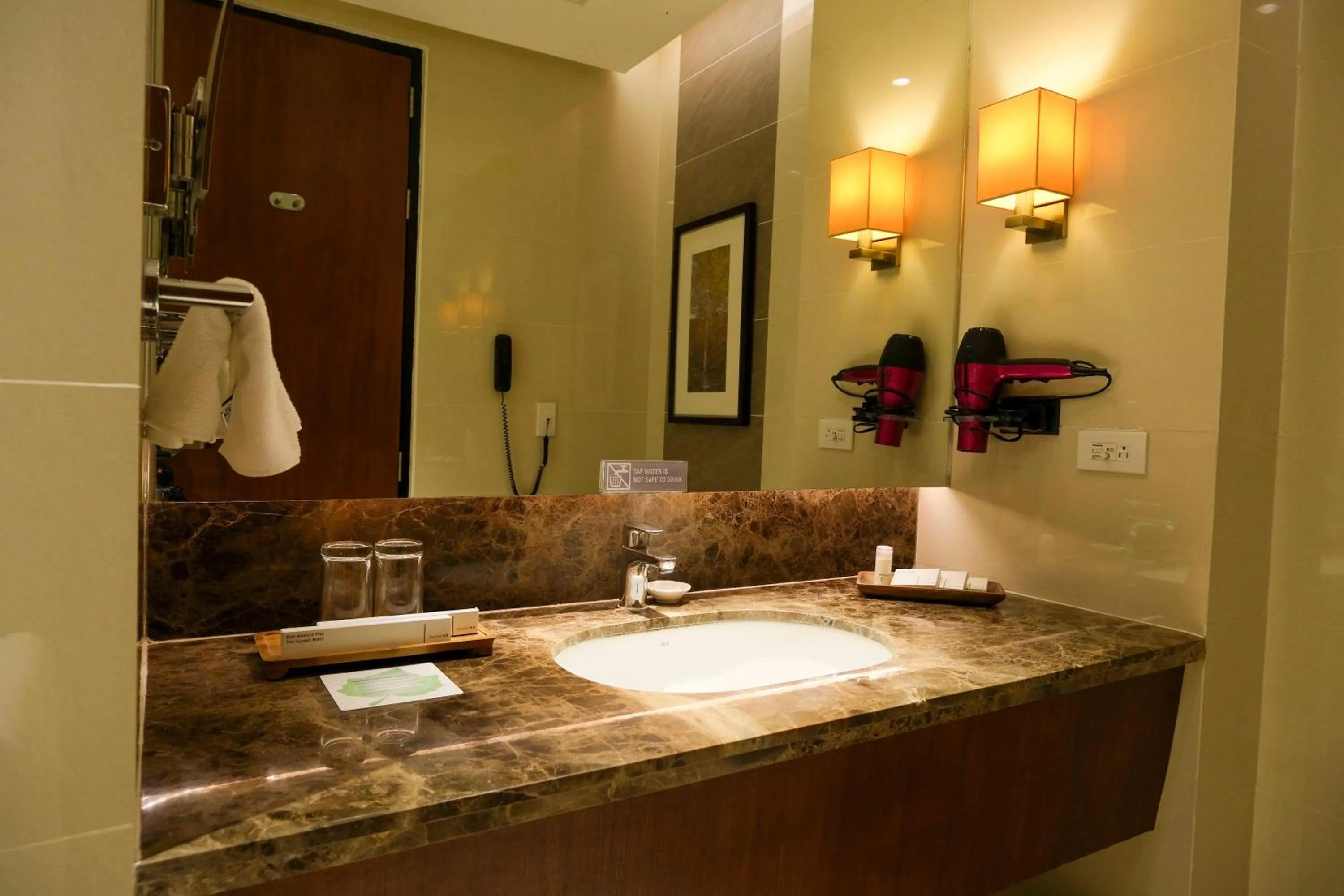 Bathroom in Best Western Plus The Ivywall Hotel - Palawan