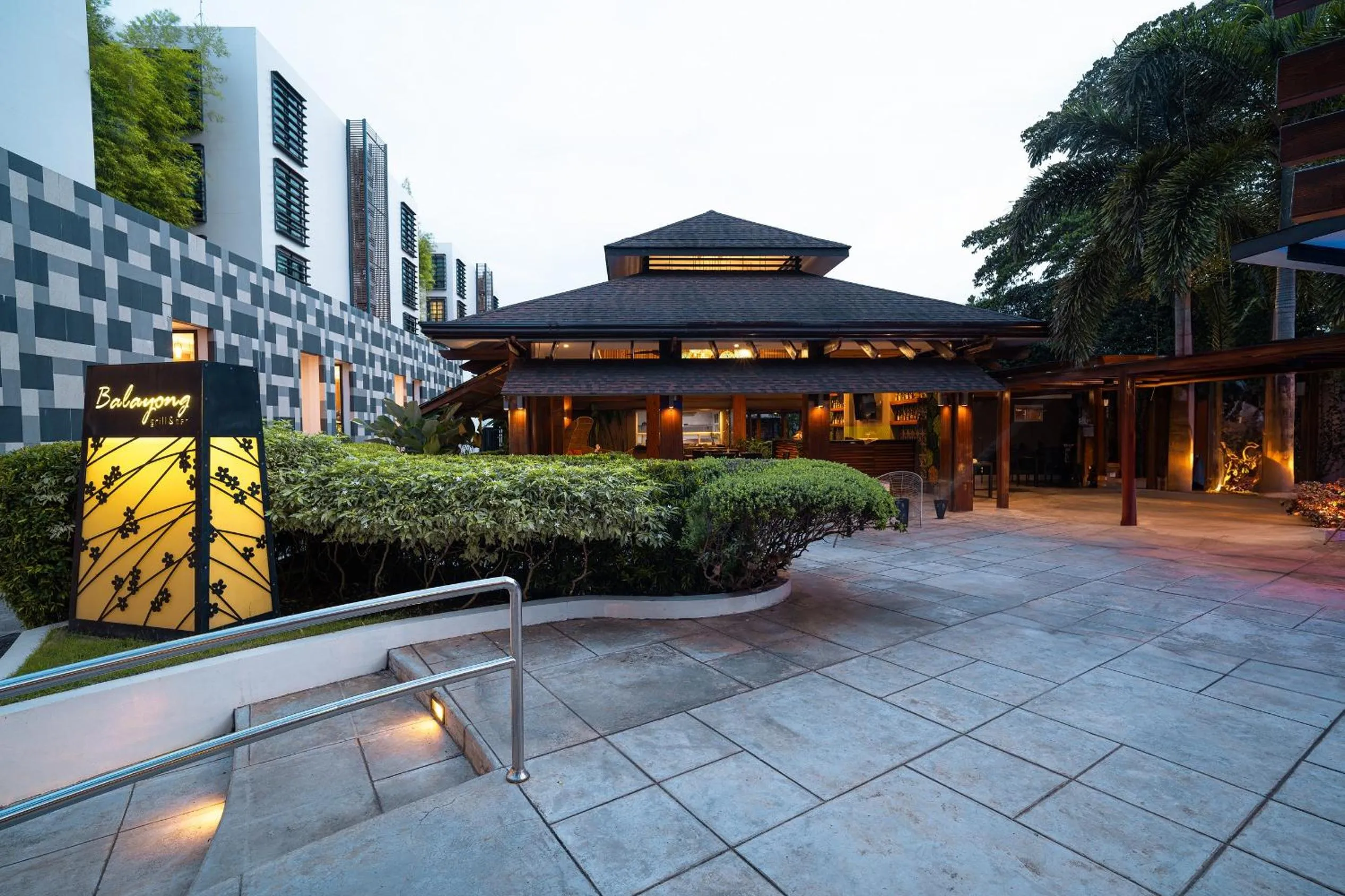 Lounge or bar in Best Western Plus The Ivywall Hotel - Palawan