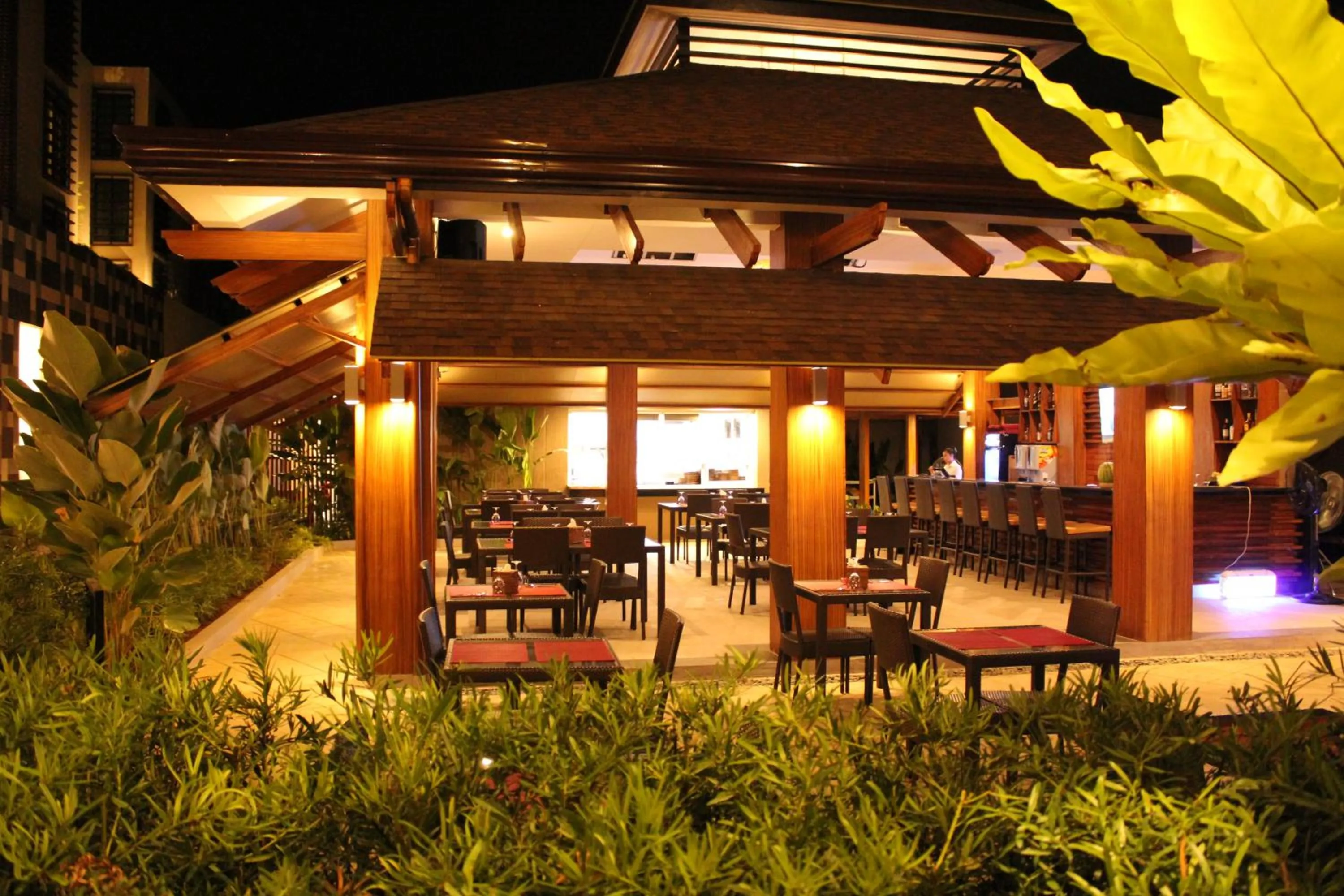Restaurant/places to eat in Best Western Plus The Ivywall Hotel - Palawan