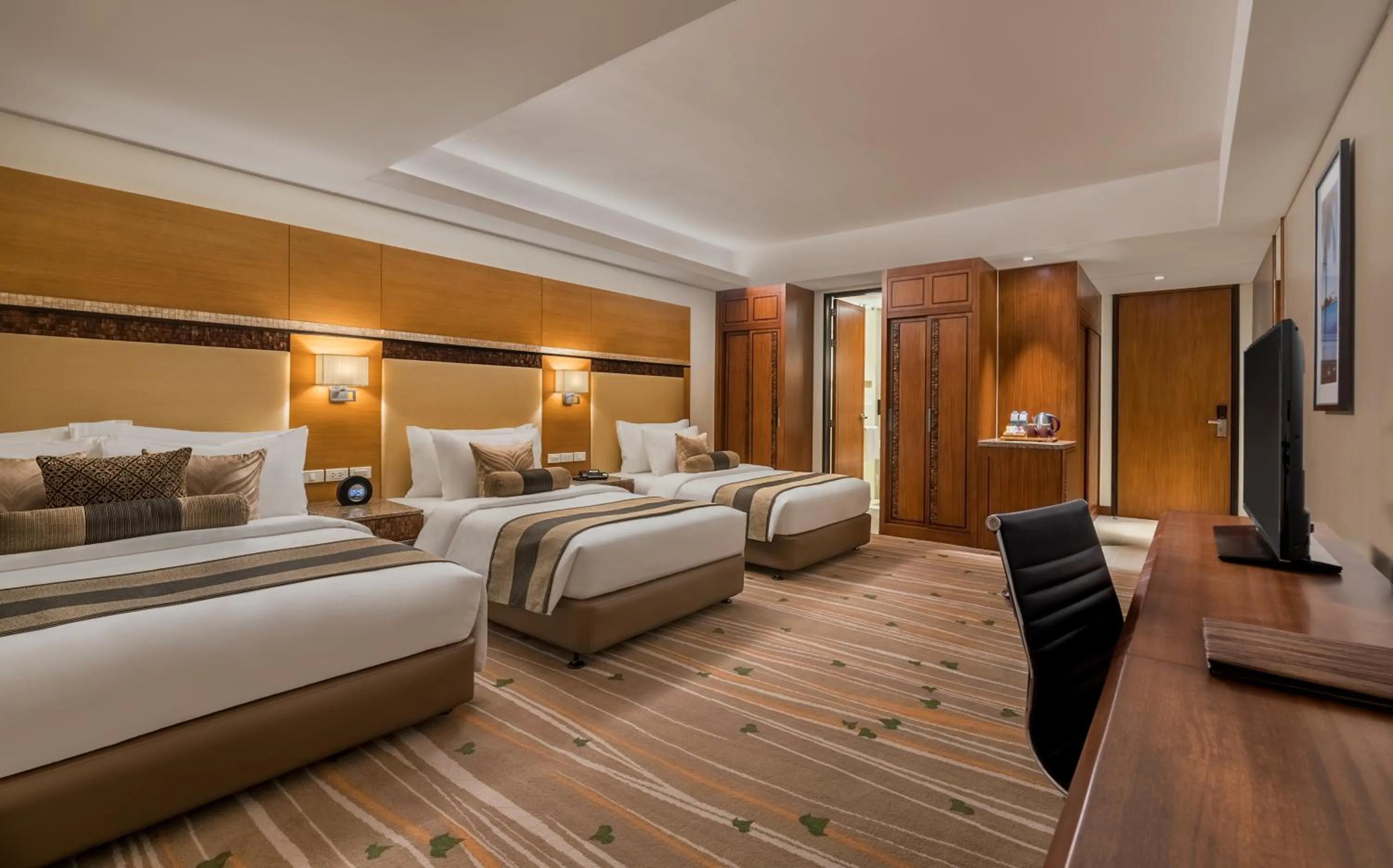 Bed in Best Western Plus The Ivywall Hotel - Palawan