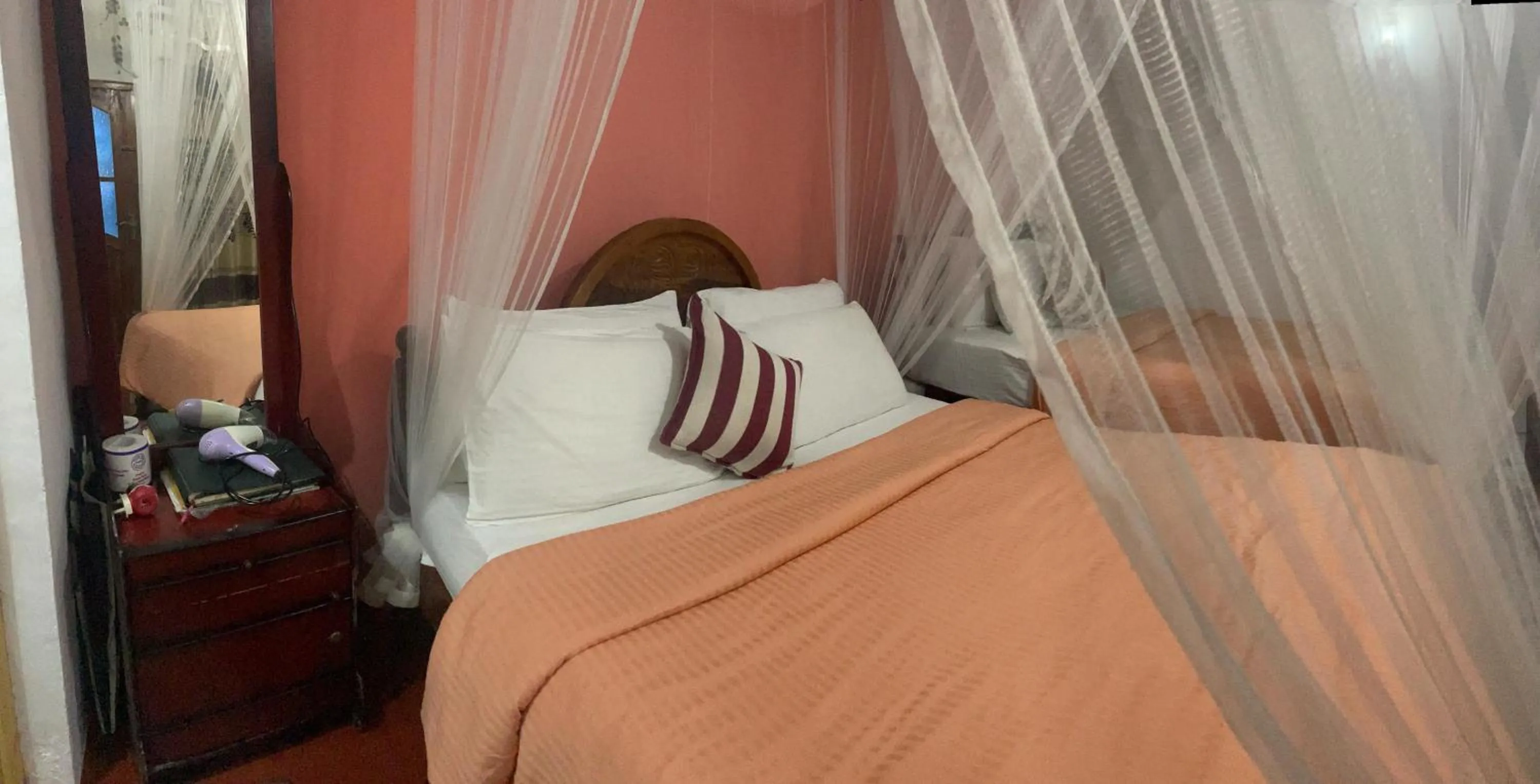 Bed in Hidden Gem Inn