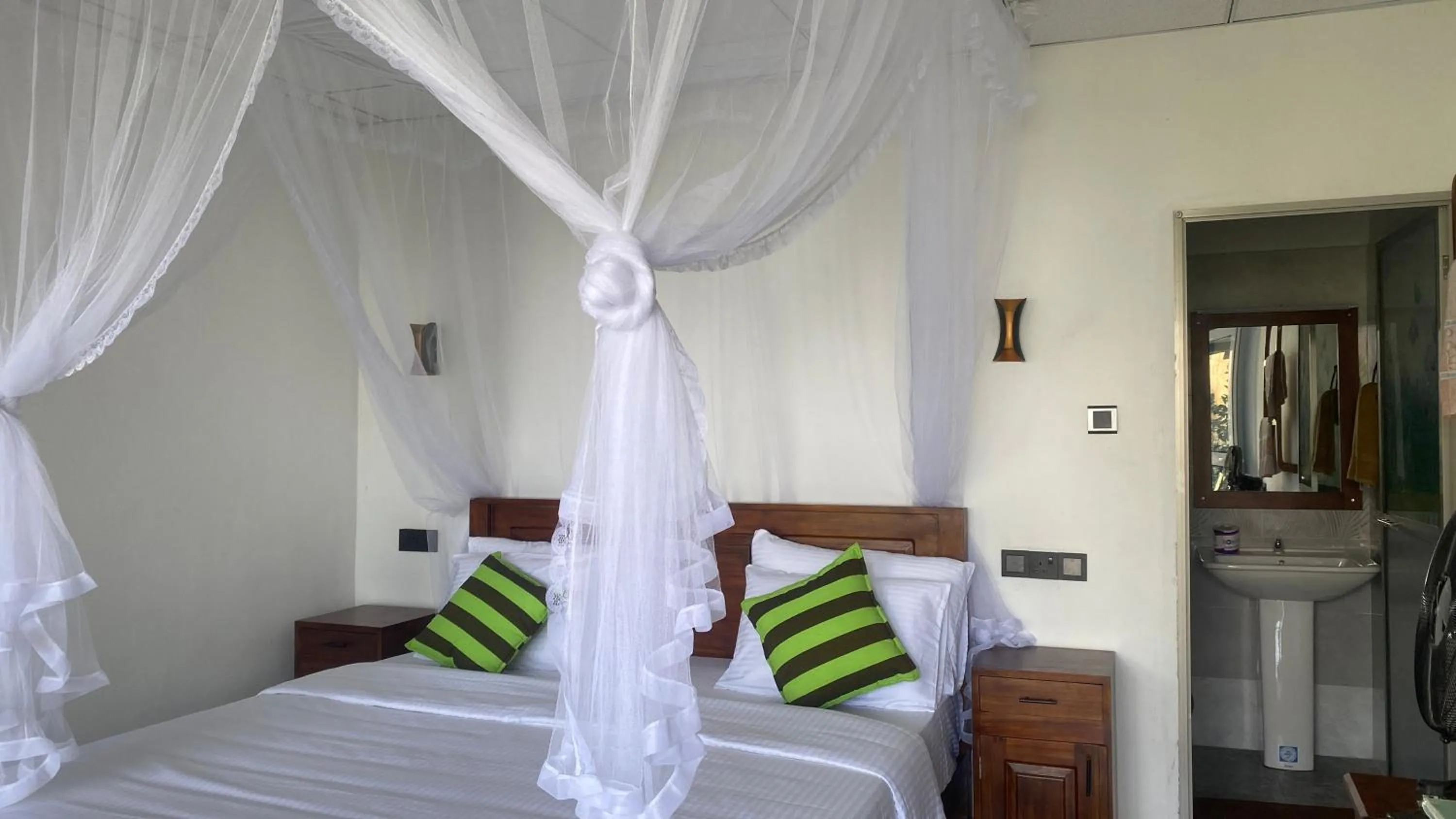 Bed in Hidden Gem Inn