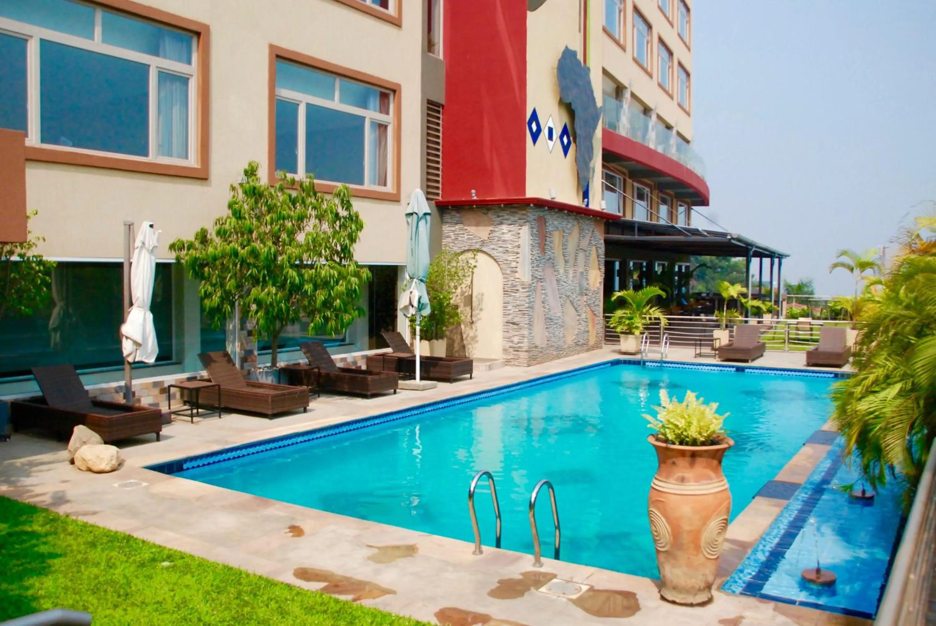 Swimming pool in Kiriri Garden Hotel