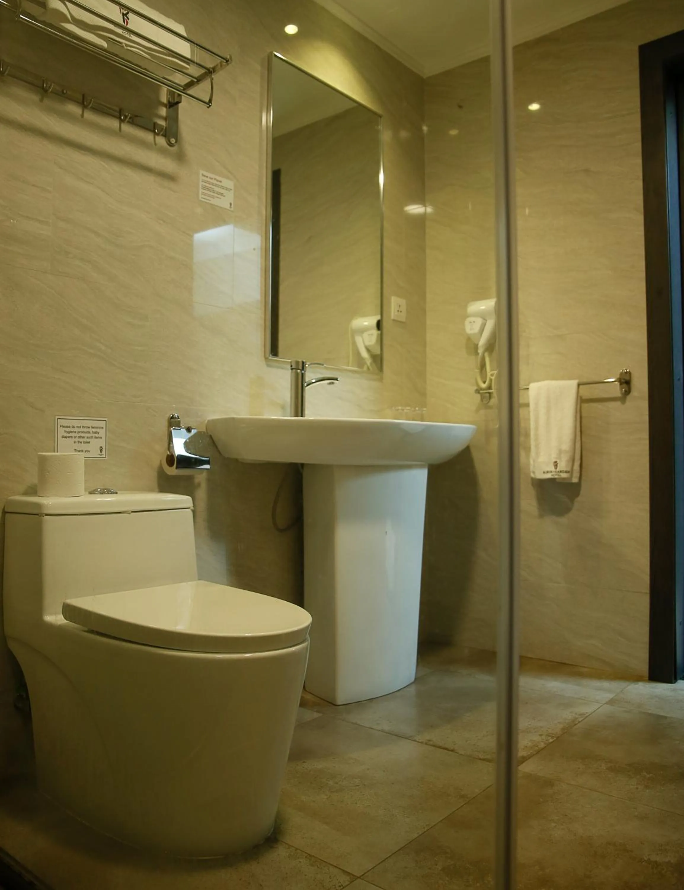 Shower in Kiriri Garden Hotel