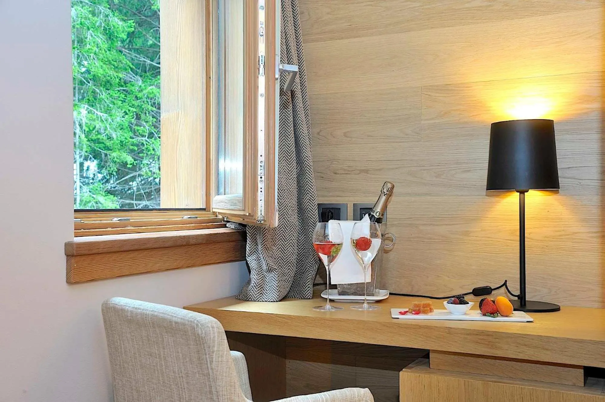 Food and drinks in DV Chalet Boutique Hotel & Spa