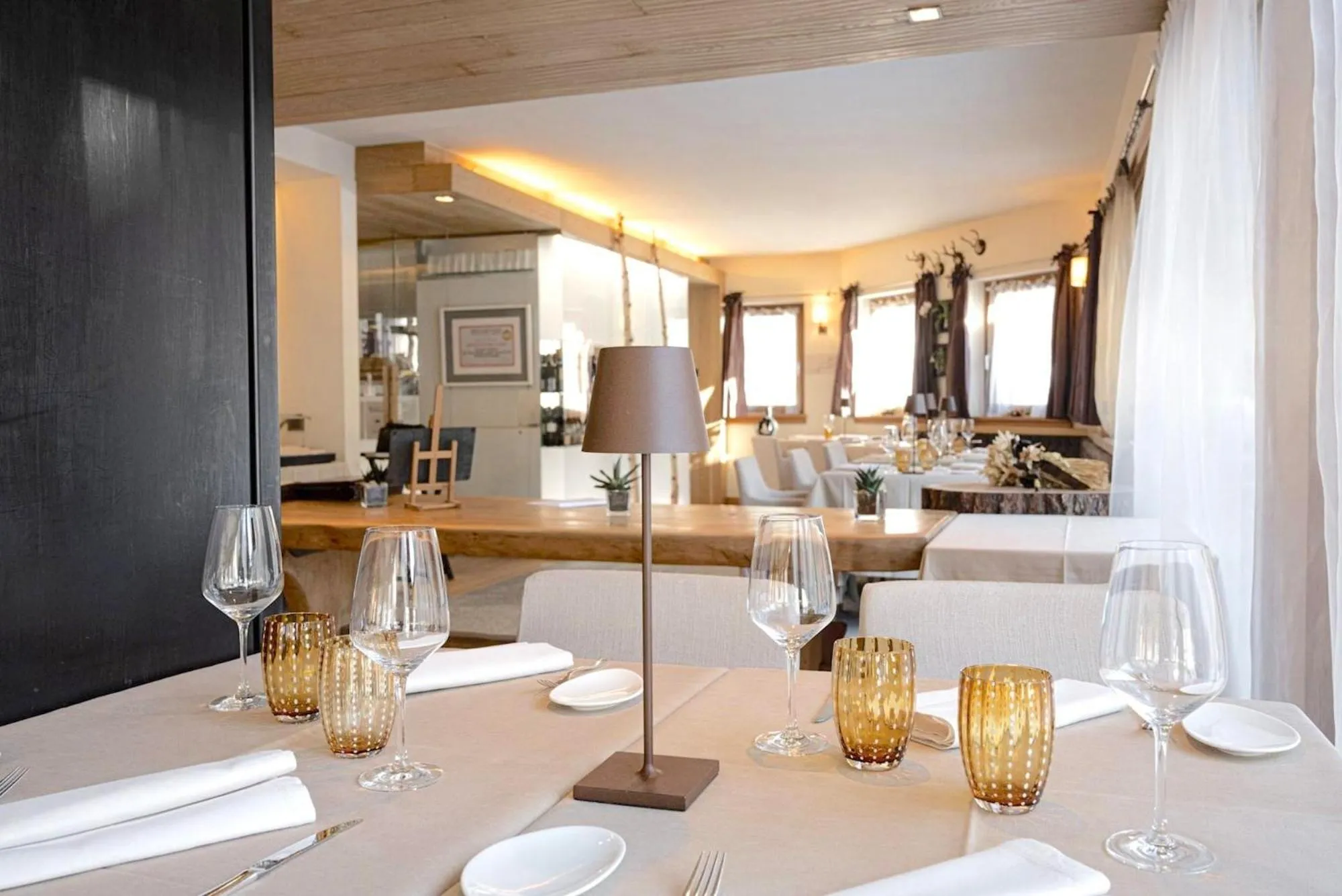 Restaurant/places to eat in DV Chalet Boutique Hotel & Spa