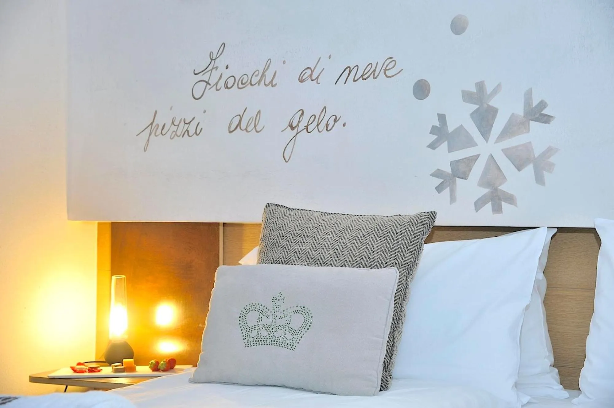 Decorative detail, Bed in DV Chalet Boutique Hotel & Spa