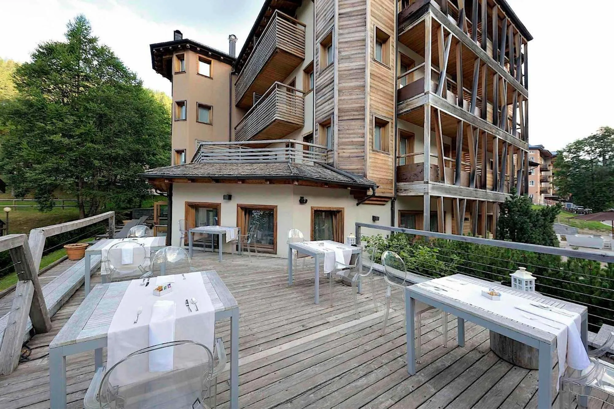 Restaurant/places to eat in DV Chalet Boutique Hotel & Spa