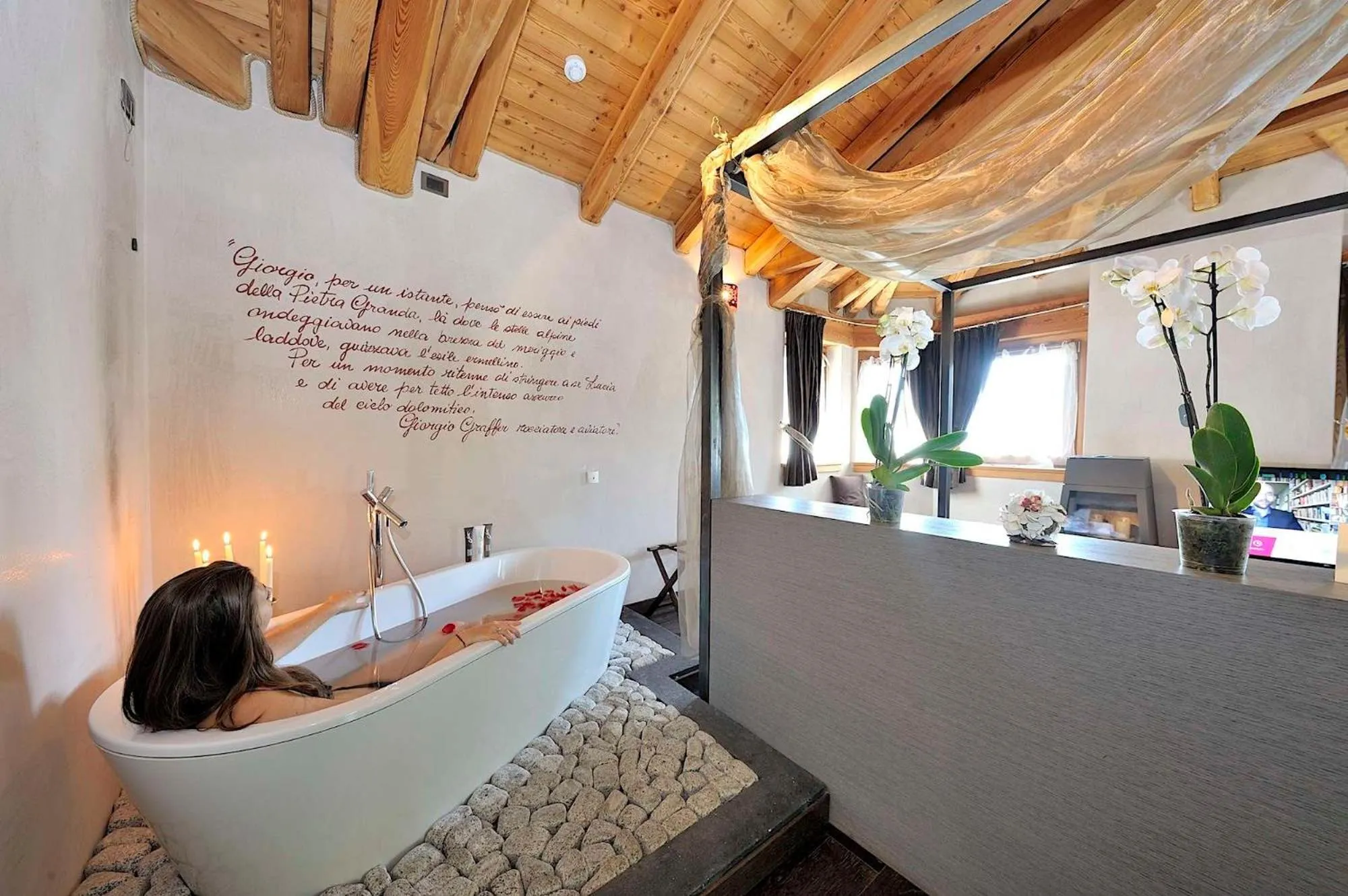 Bath in DV Chalet Boutique Hotel & Spa
