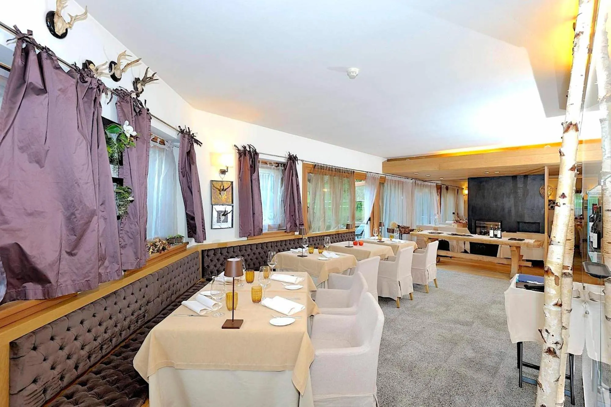 Restaurant/places to eat in DV Chalet Boutique Hotel & Spa