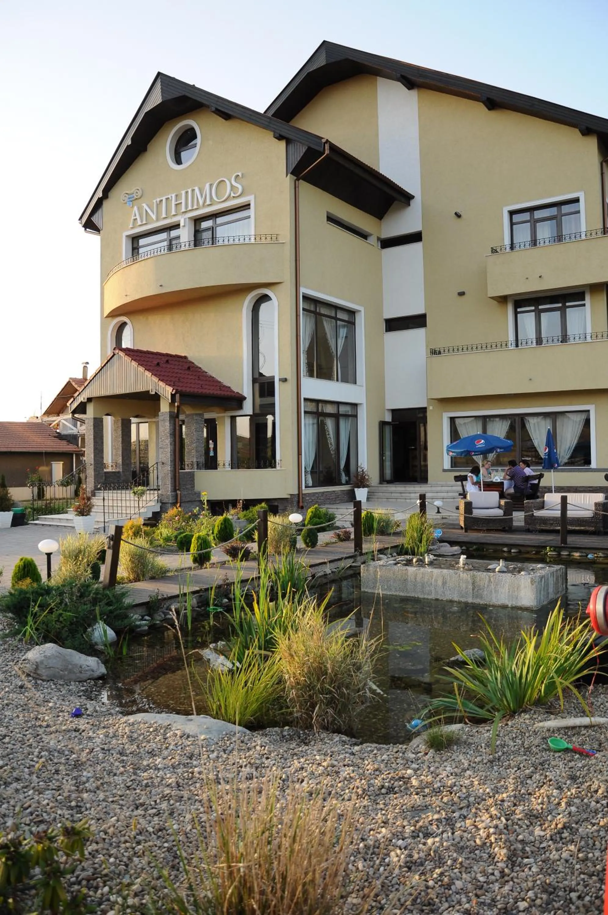 Property building in Anthimos