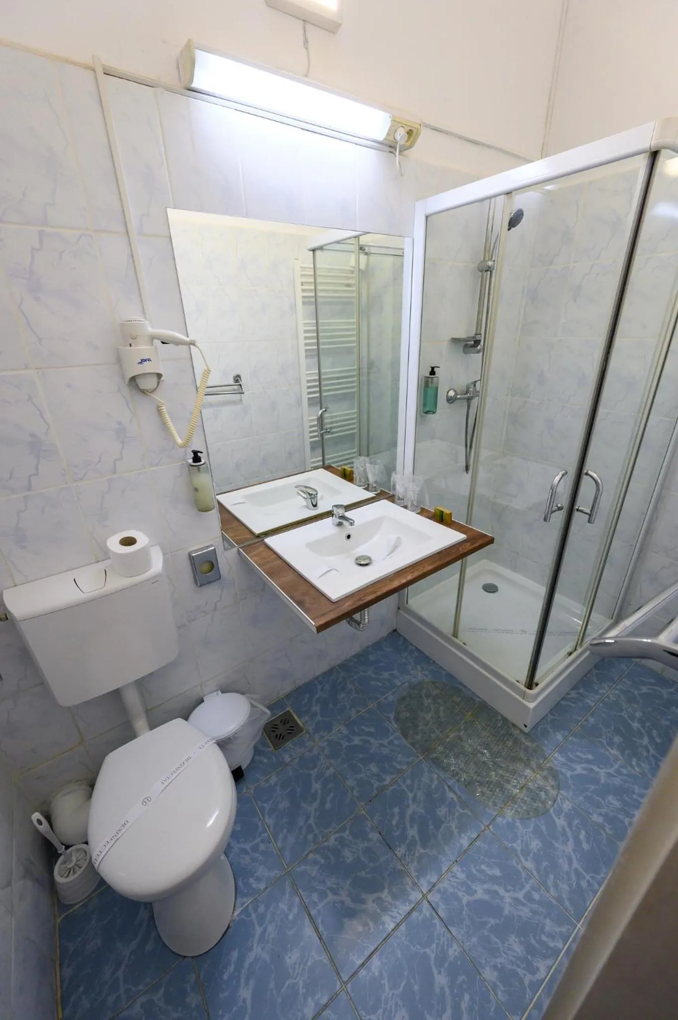 Shower in Hotel Transilvania