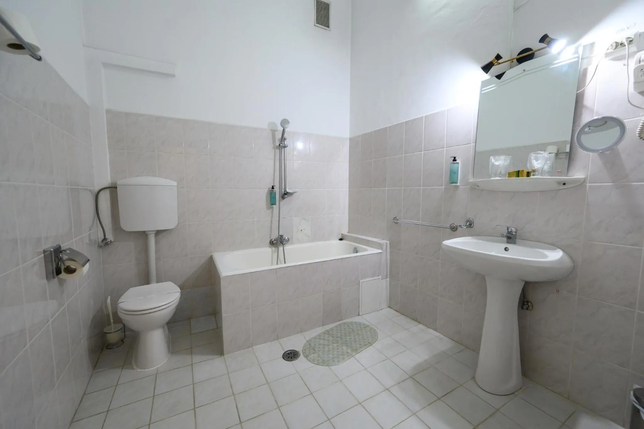 Shower in Hotel Transilvania