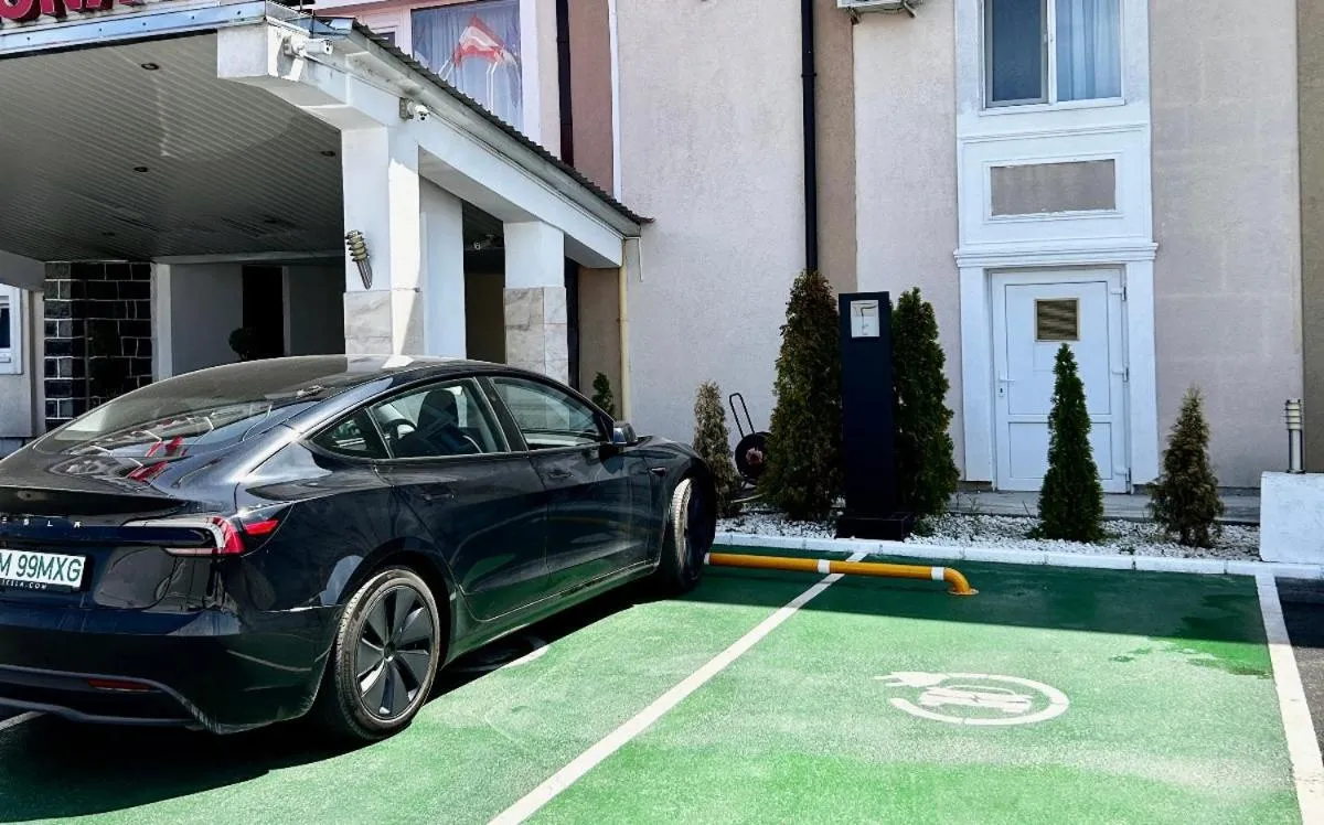 Parking in Hotel Arizona