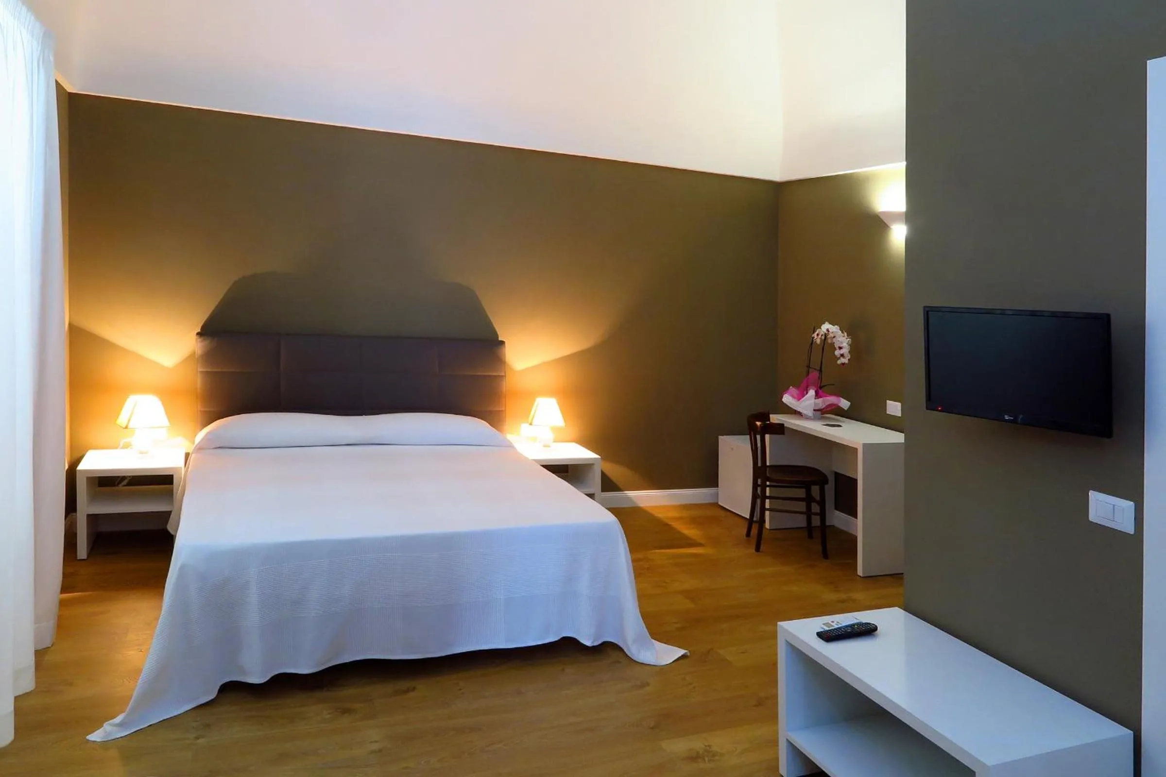 Bed in B&B In Centro