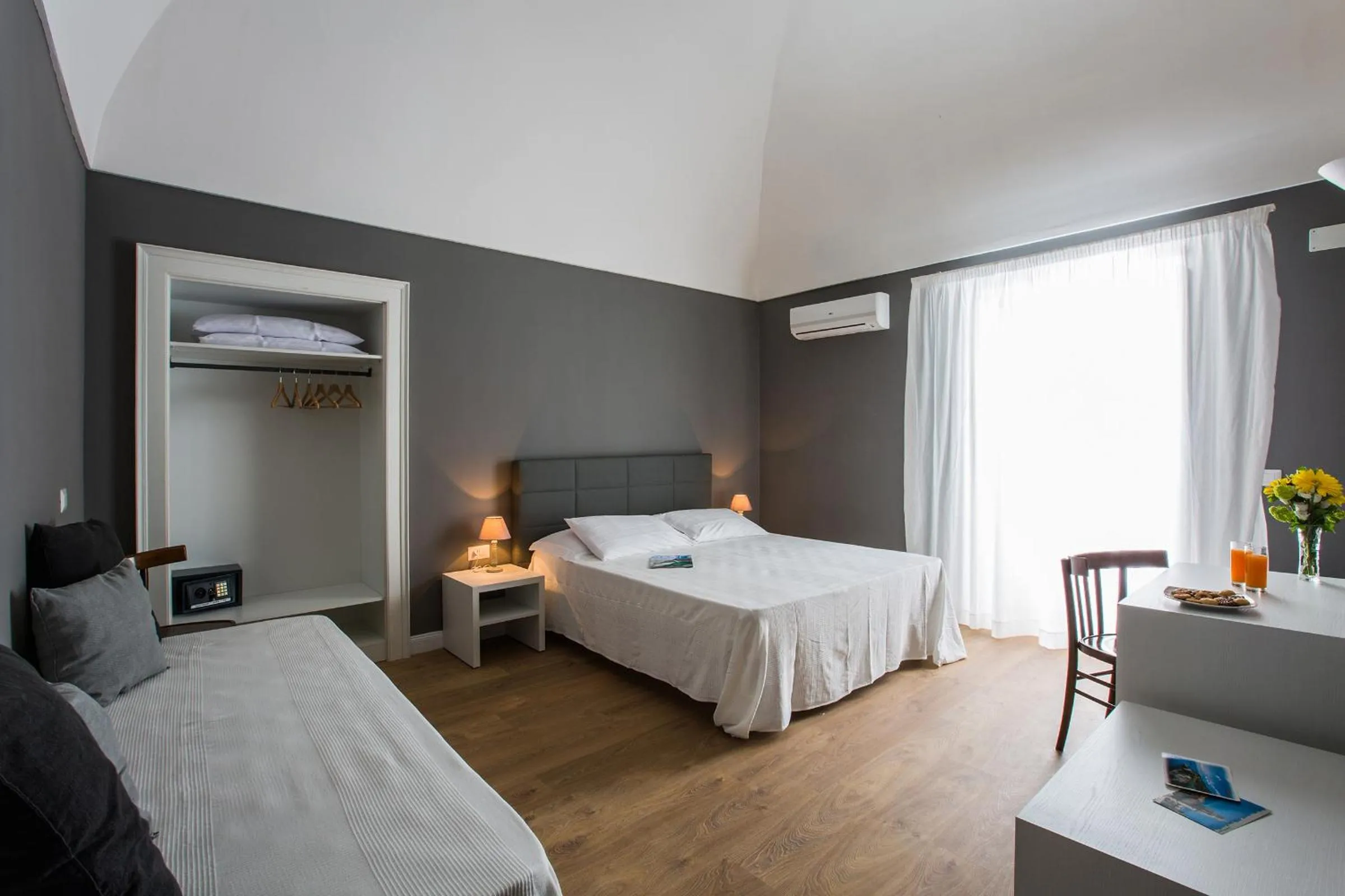 Photo of the whole room, Bed in B&B In Centro