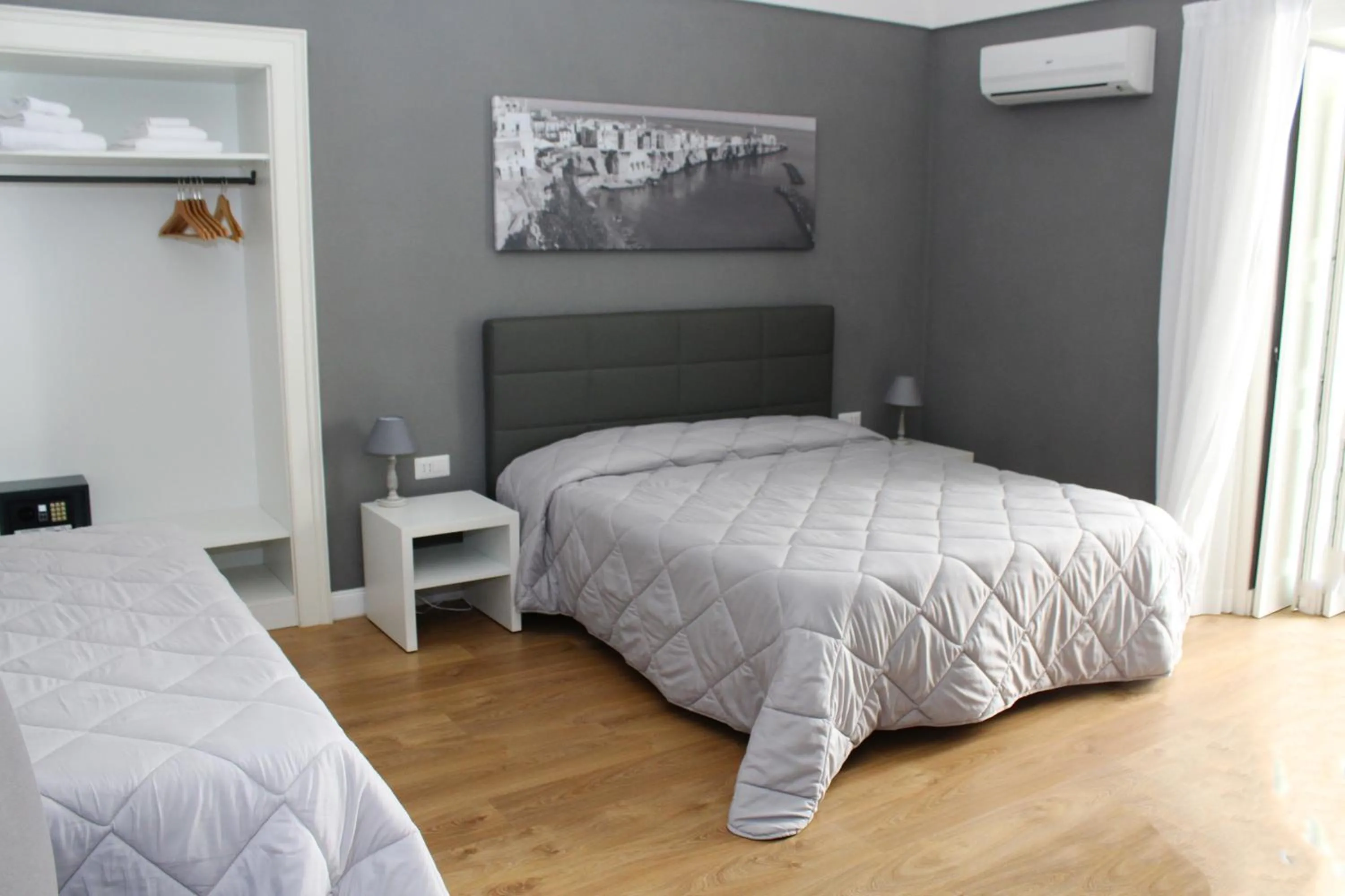 Bed in B&B In Centro