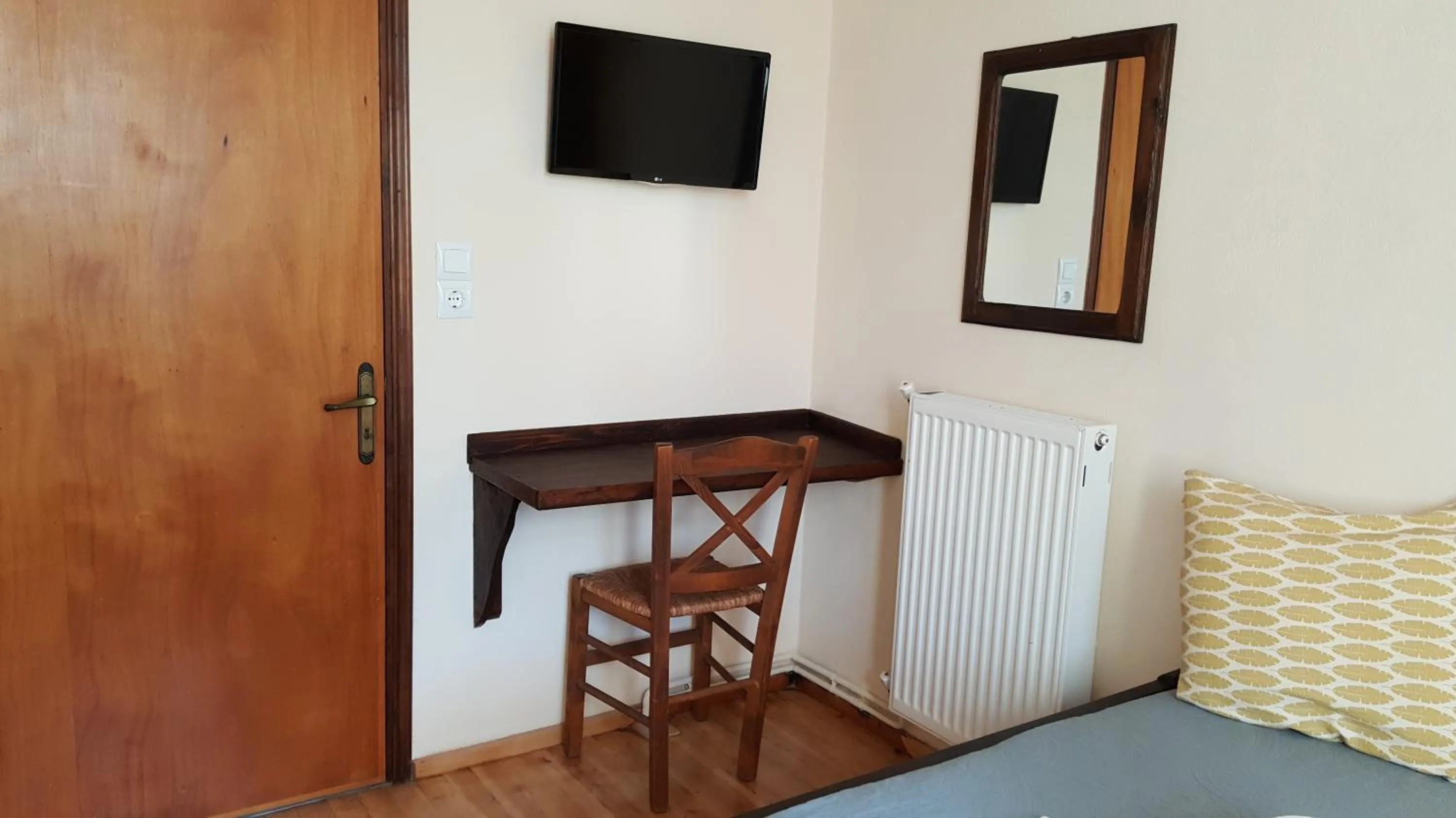 TV and multimedia in Agroktima