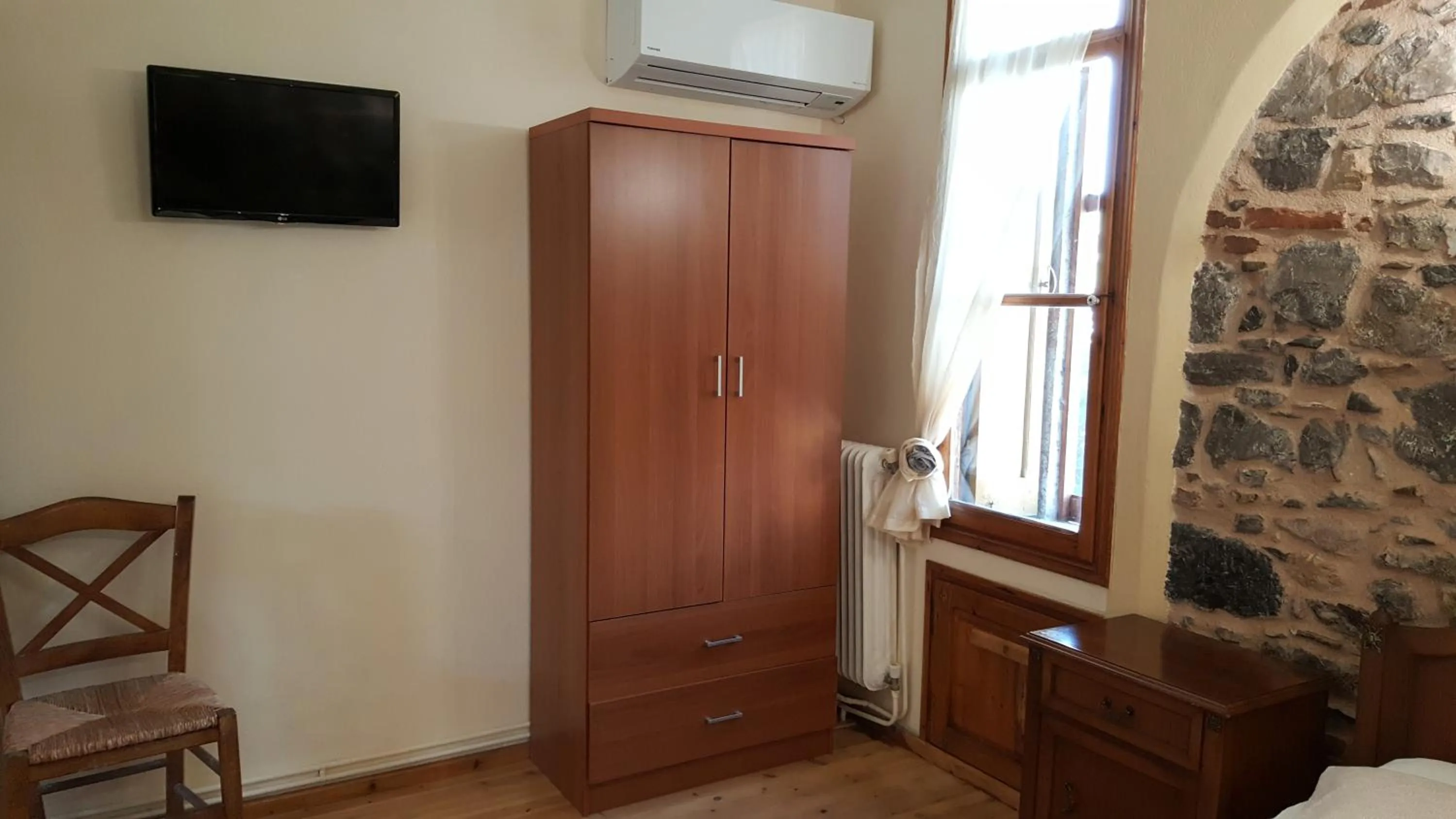 TV and multimedia in Agroktima