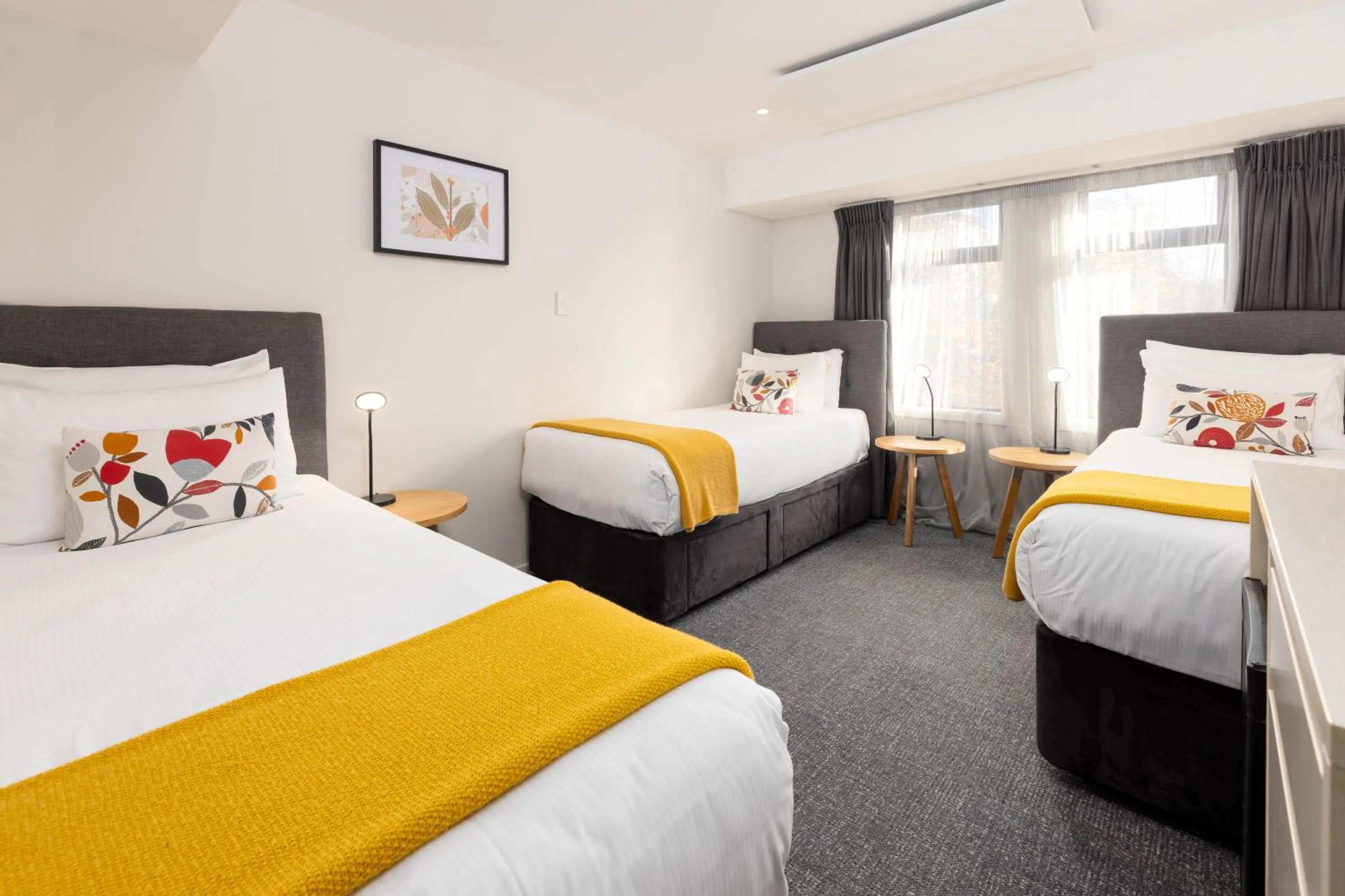 Bedroom, Bed in Hotel Give