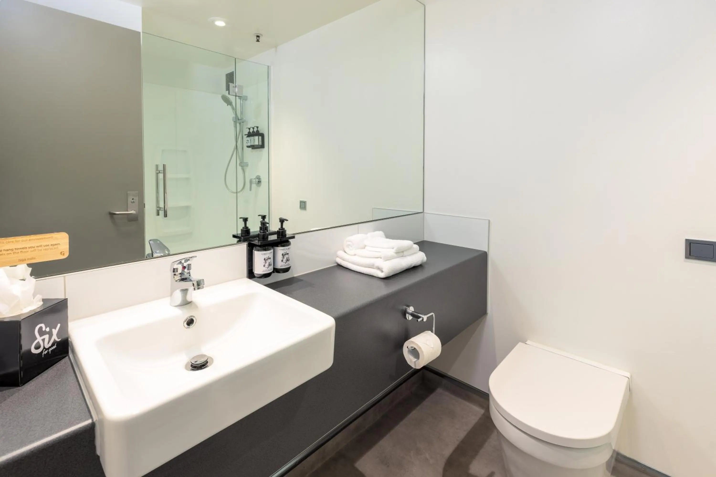 Bathroom in Hotel Give