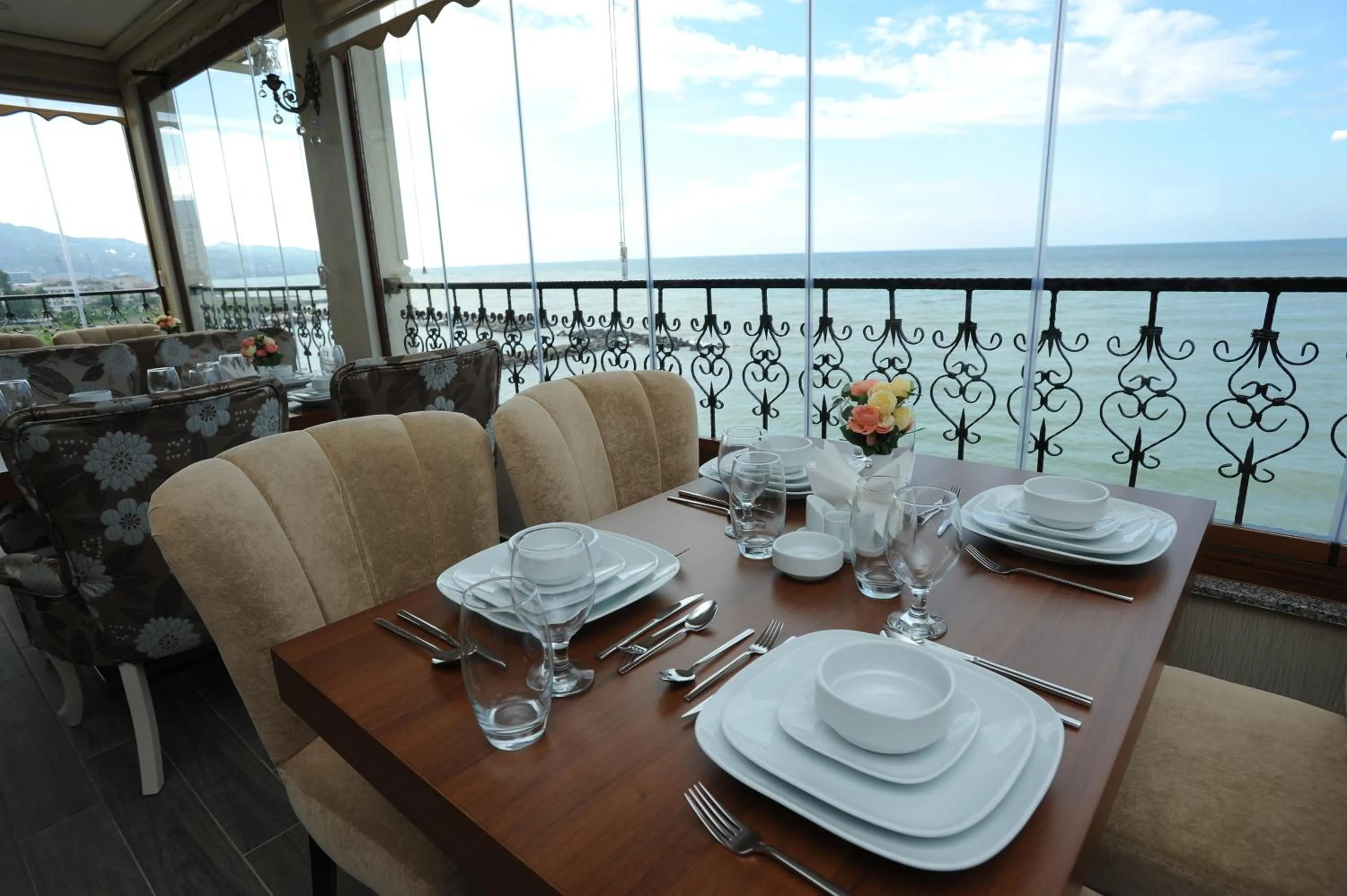 Restaurant/places to eat in Vurna Butik Hotel