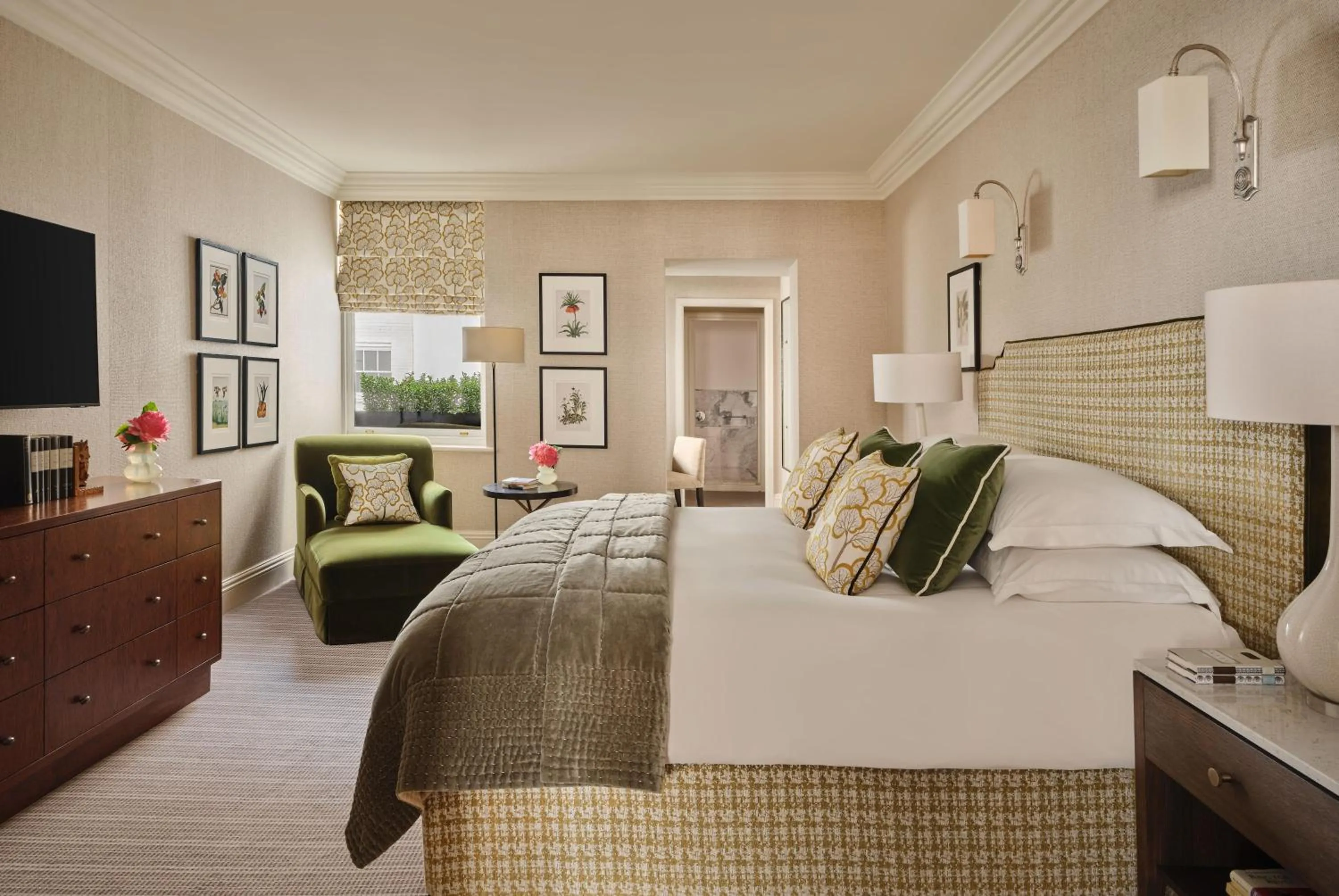 Bed in Brown's Hotel, a Rocco Forte Hotel