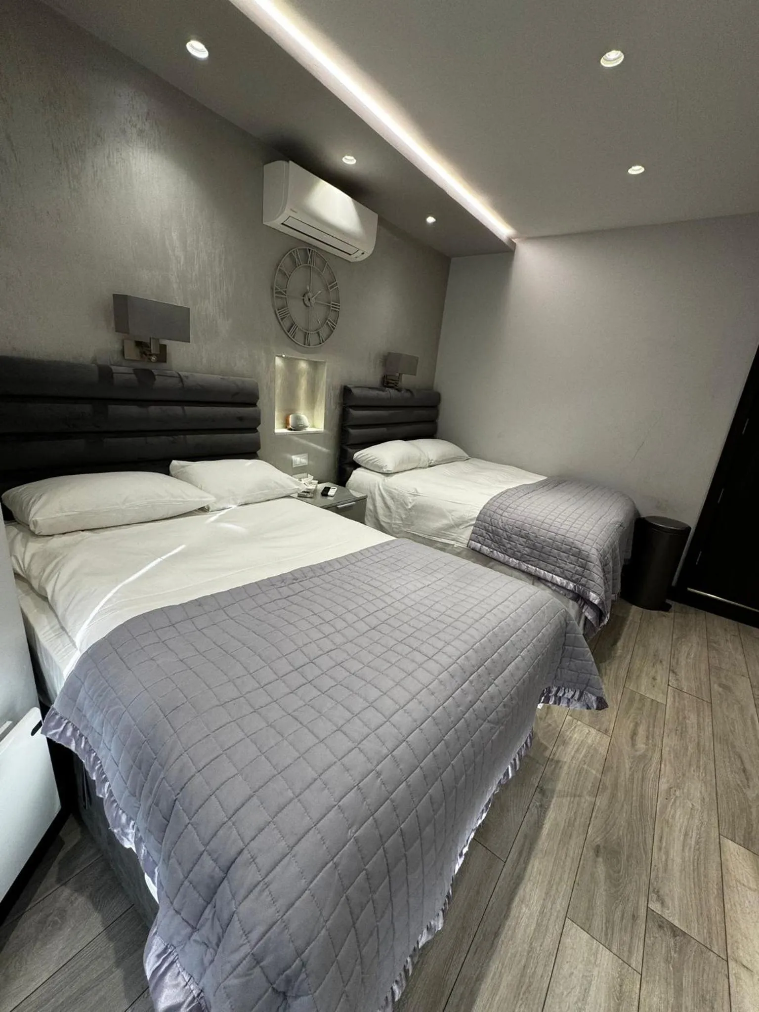 Bed in Park Avenue Hotel