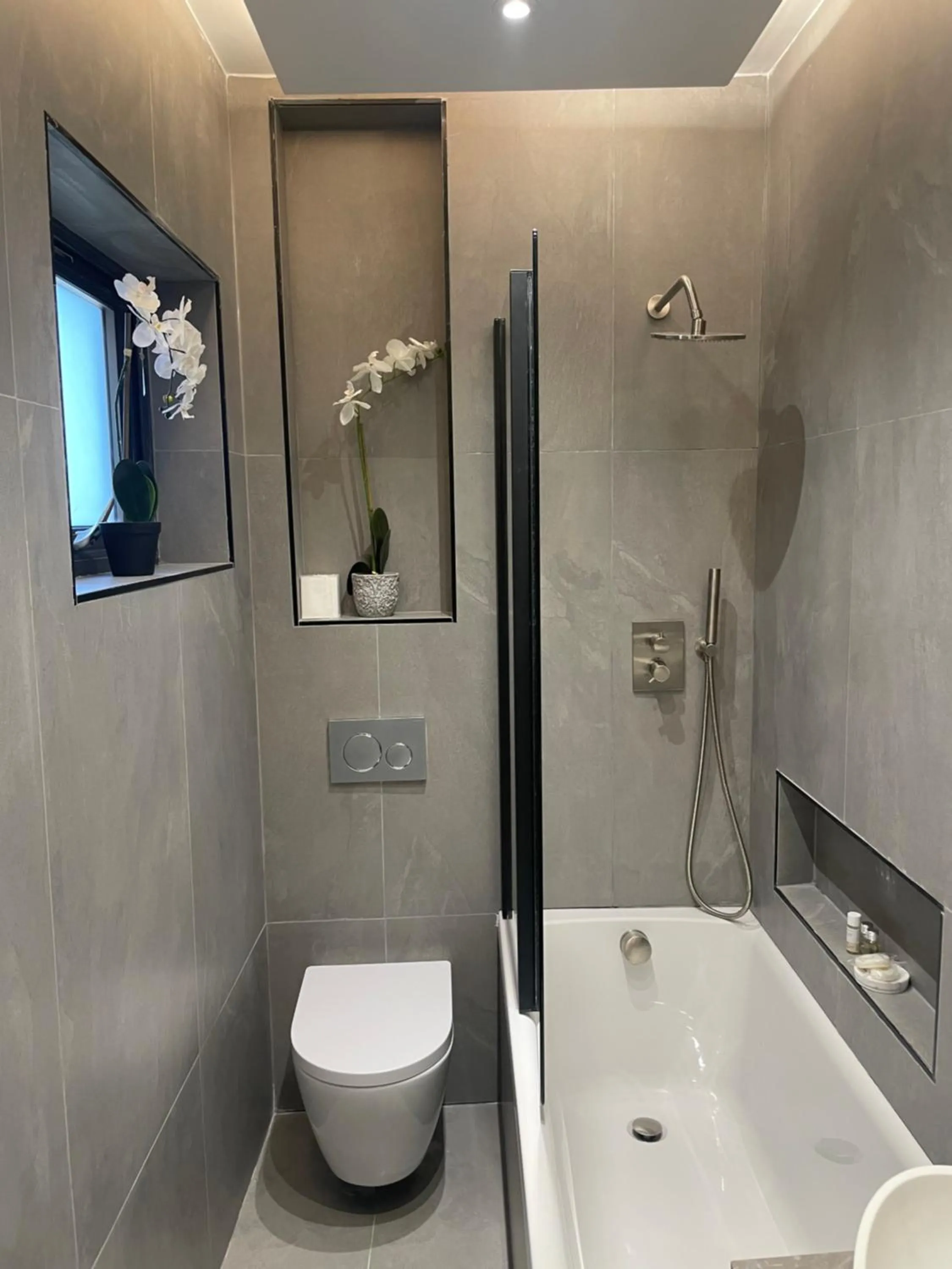 Bathroom in Park Avenue Hotel