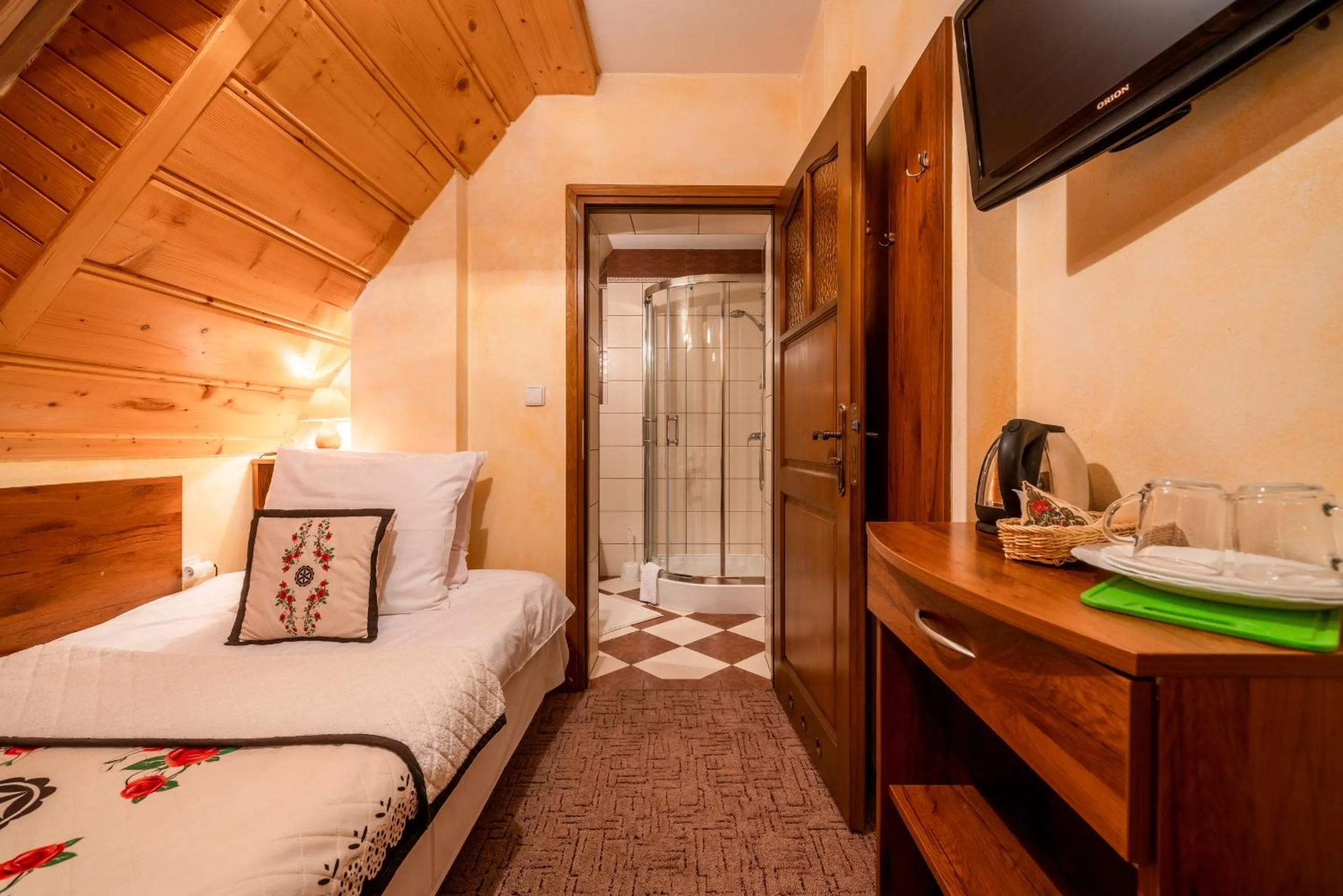 Bed in Willa u Zwijaczy