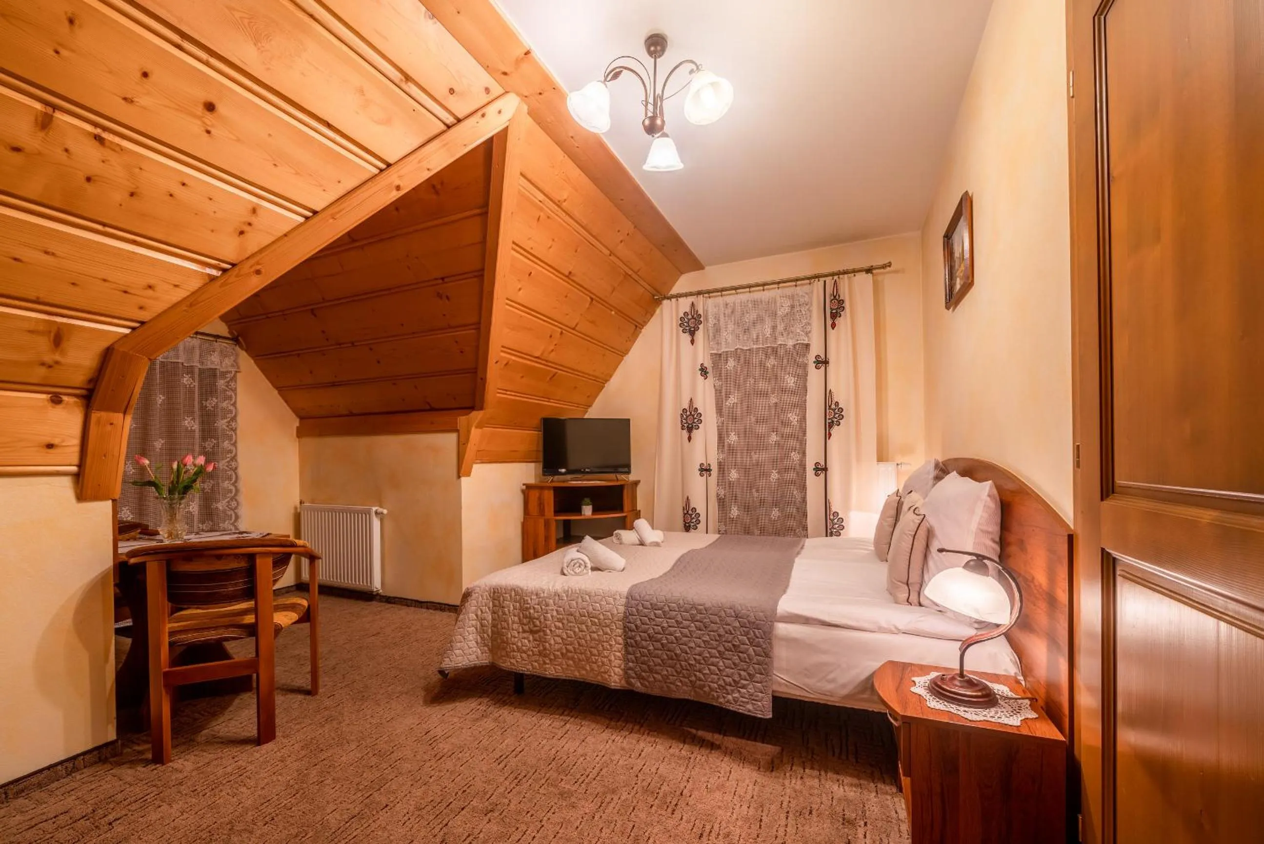 Bed in Willa u Zwijaczy